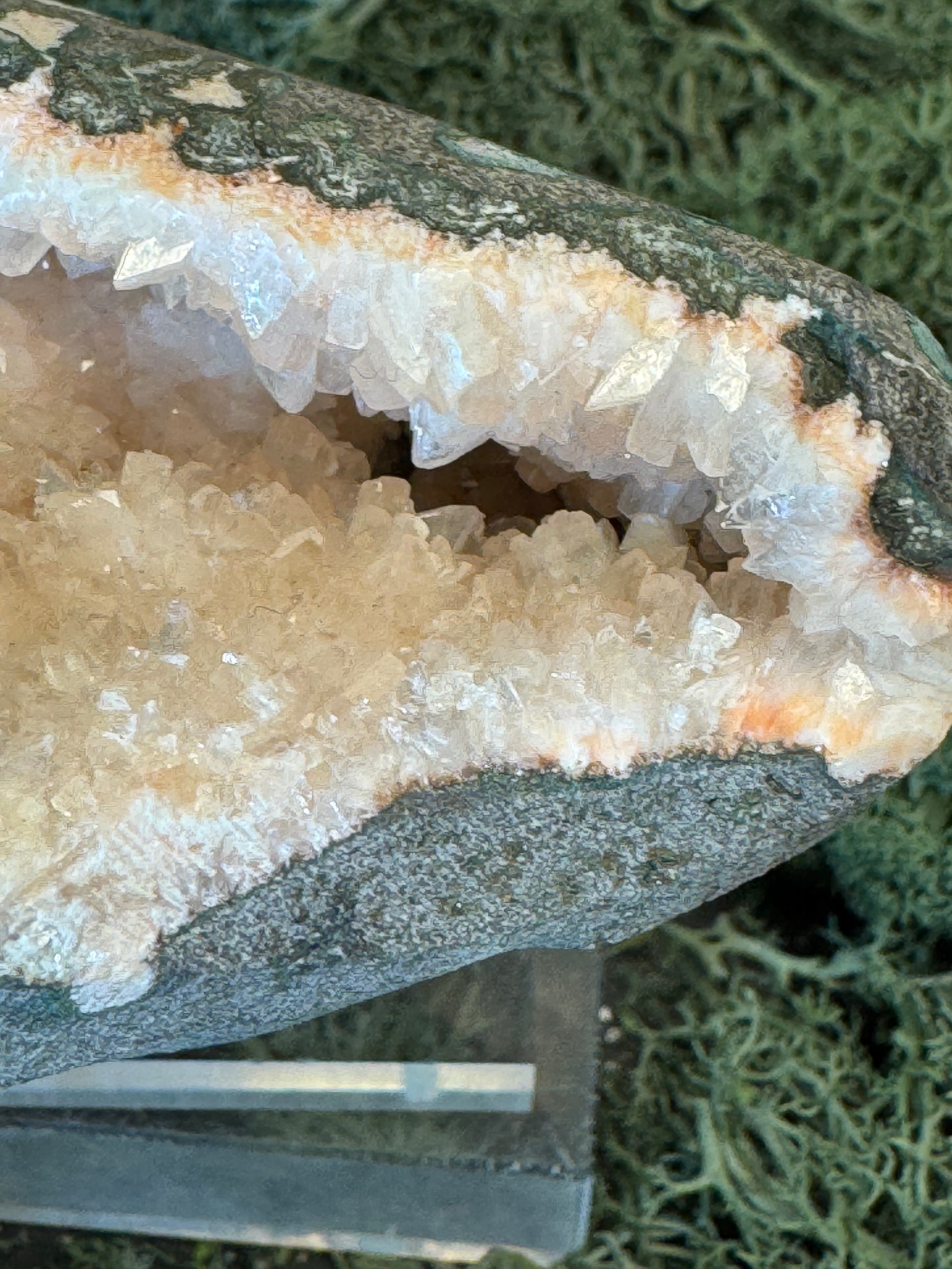 Heulandit / Euzeolit Geode aus Maharashtra, Nashik pune, Indien (165g) - crystal paradise