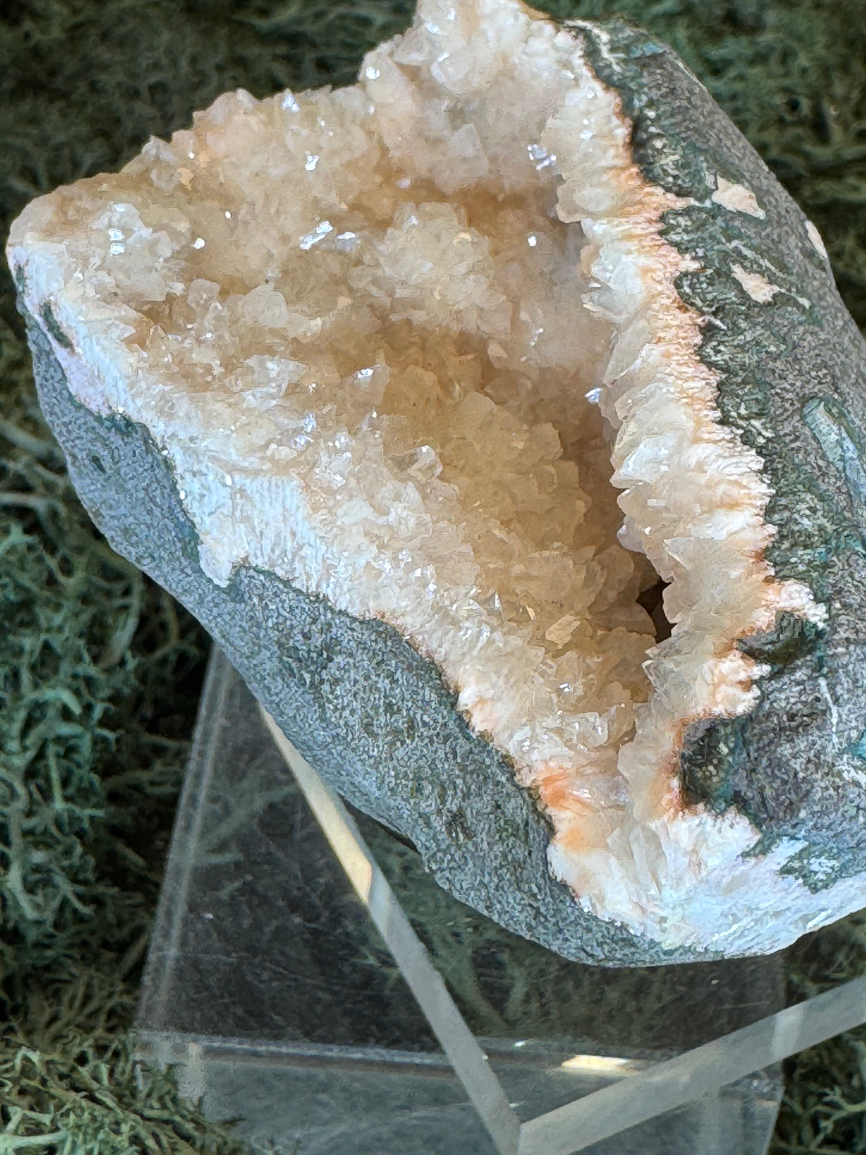 Heulandit / Euzeolit Geode aus Maharashtra, Nashik pune, Indien (165g) - crystal paradise