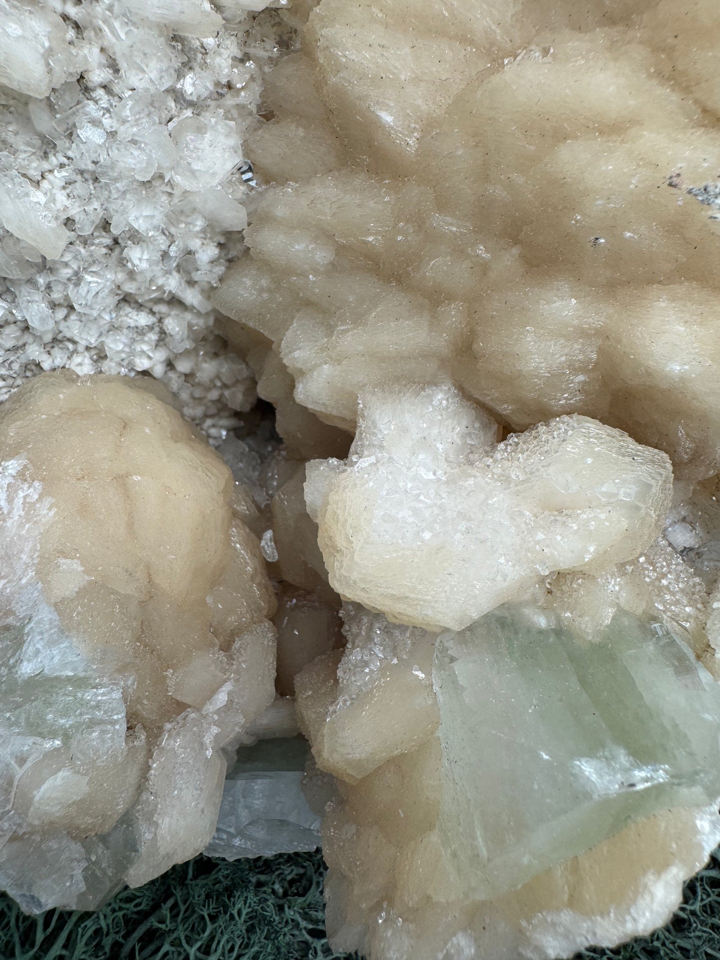 Grüner Apophyllit mit Stilbit XXL Cluster aus Maharashtra, Nashik pune, Indien (2991g)