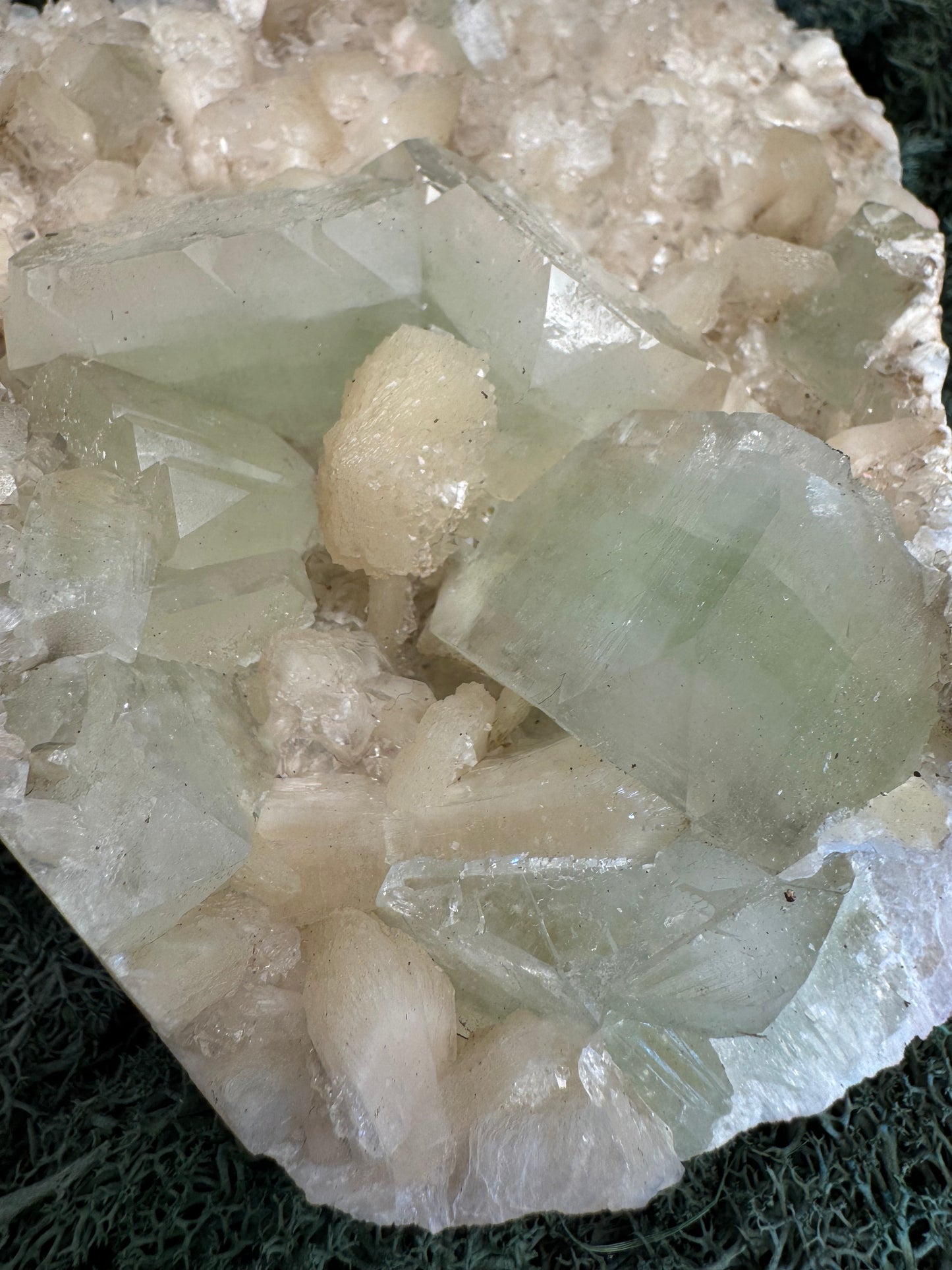 Grüner Apophyllit mit Stilbit XL Cluster aus Maharashtra, Nashik pune, Indien (2159g) - crystal paradise
