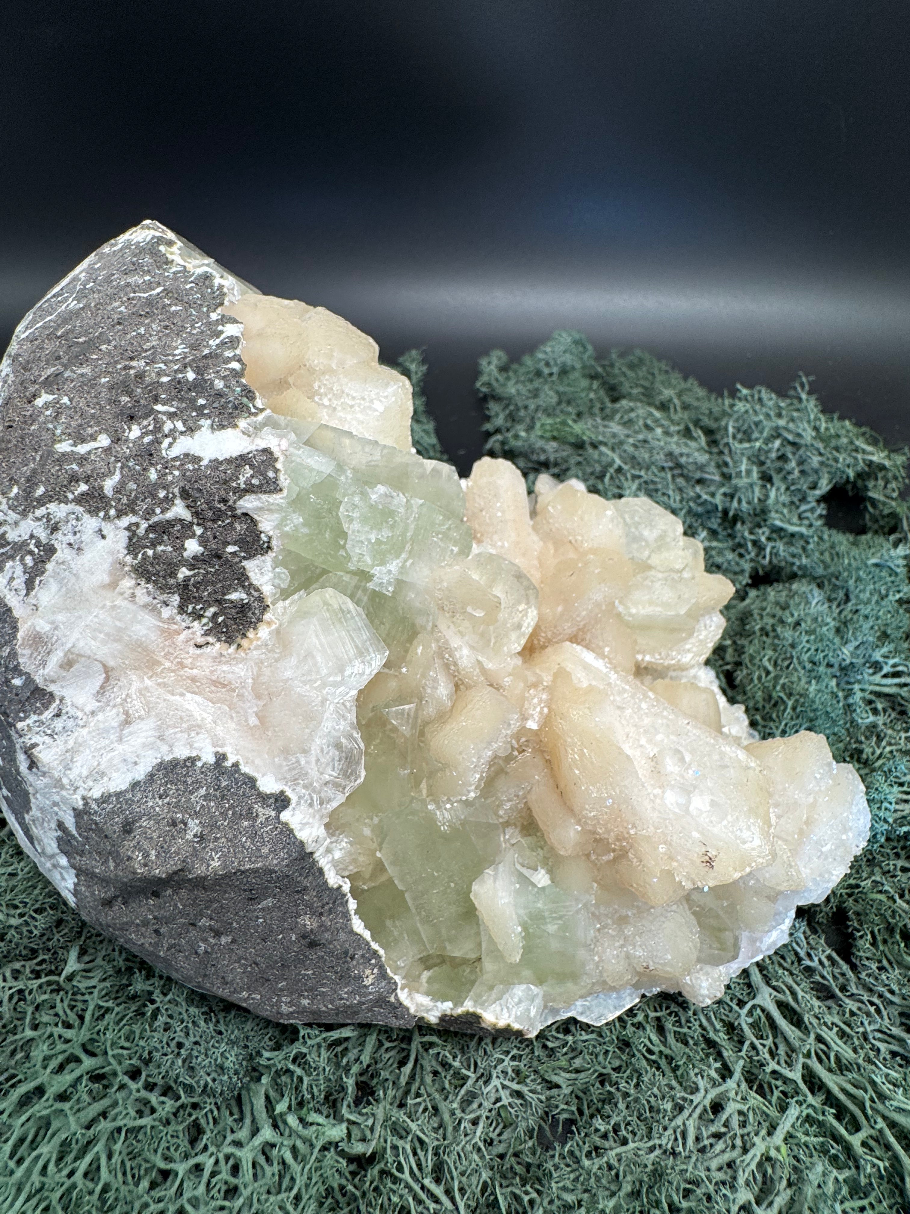 Grüner Apophyllit mit Stilbit XL Cluster aus Maharashtra, Nashik pune, Indien (2160g) - crystal paradise