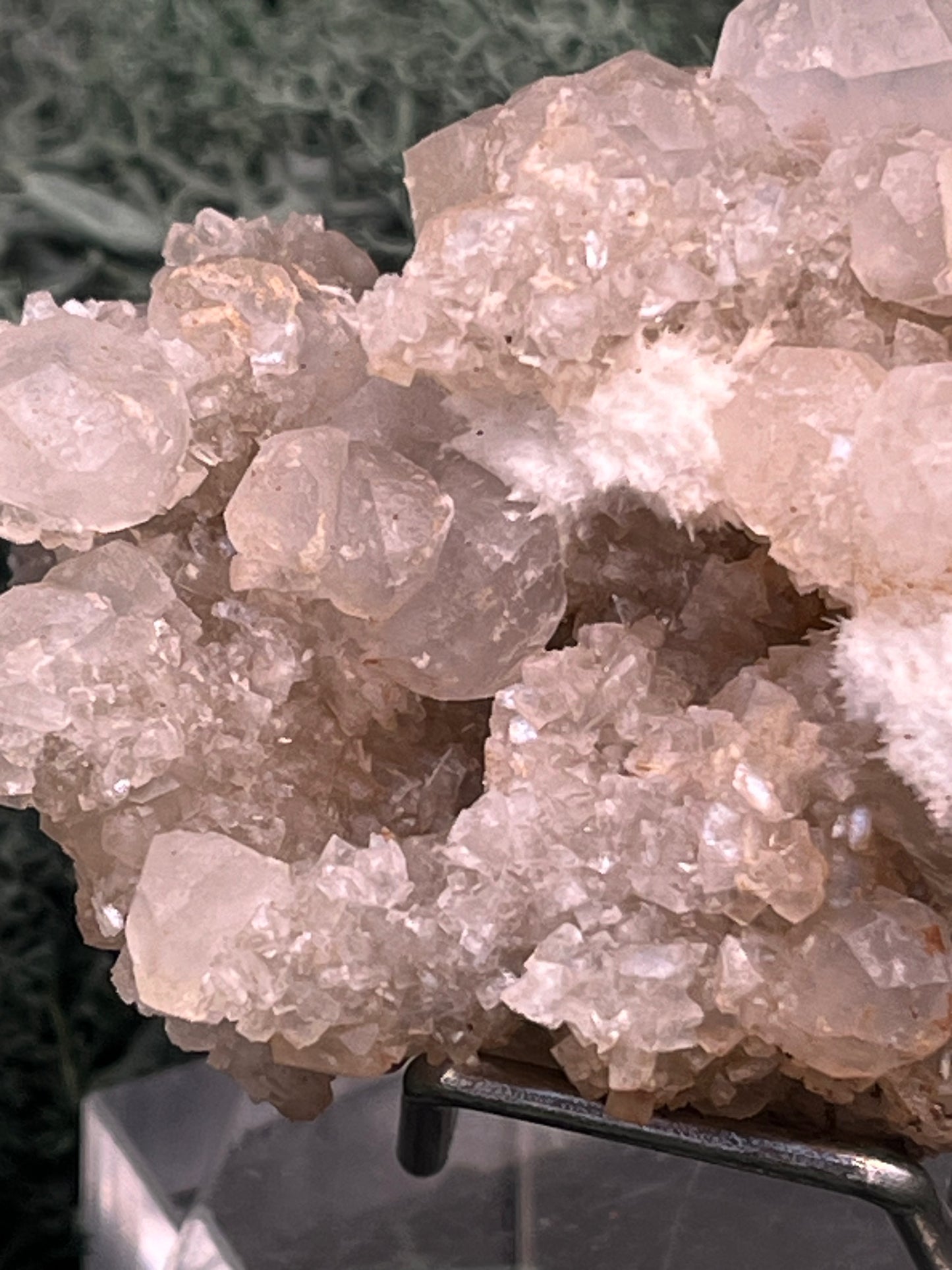 Okenit auf Apophyllit Cluster (Stufe) aus Indien (88g) - sehr schöne Kristallbildungen - crystal paradise
