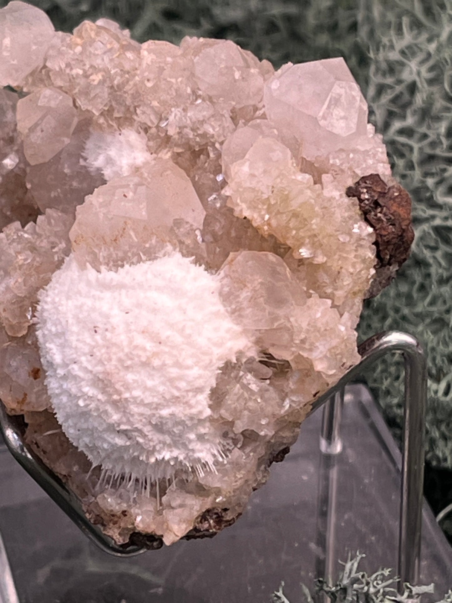 Okenit auf Apophyllit Cluster (Stufe) aus Indien (88g) - sehr schöne Kristallbildungen - crystal paradise