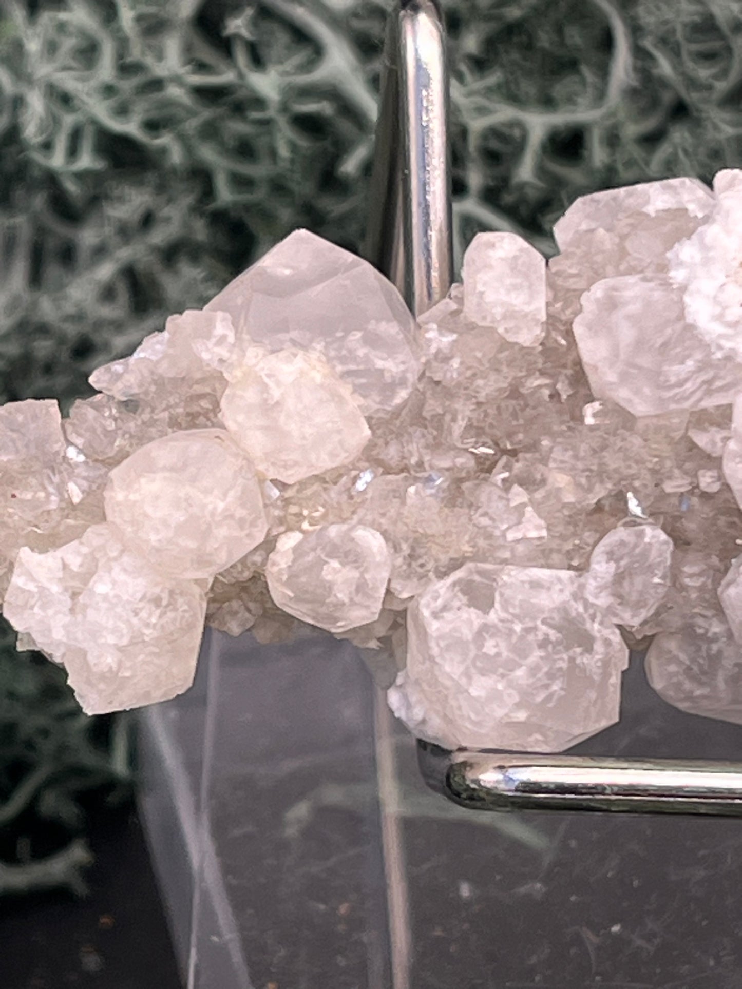 Okenit auf Apophyllit Cluster (Stufe) aus Indien (33g) - sehr schöne Kristallbildungen - crystal paradise