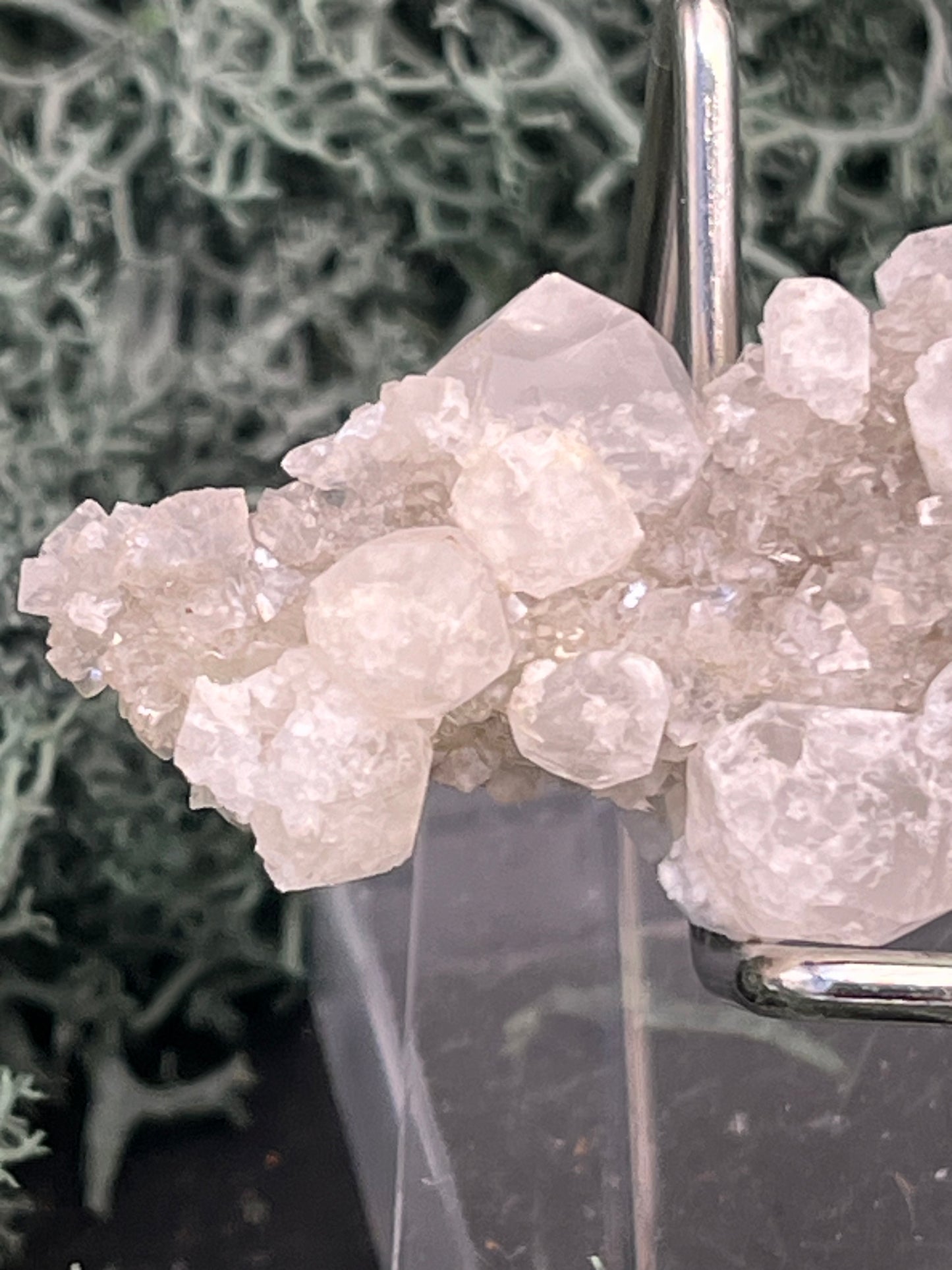 Okenit auf Apophyllit Cluster (Stufe) aus Indien (33g) - sehr schöne Kristallbildungen - crystal paradise