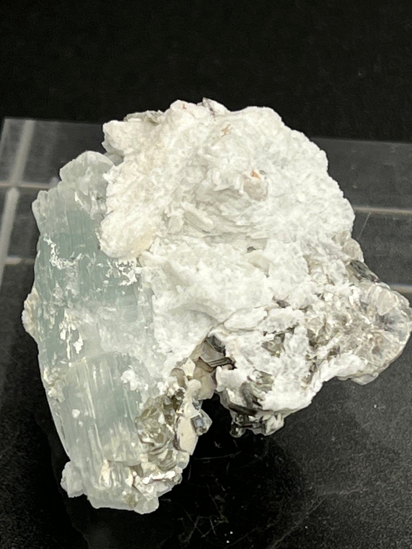 Aquamarin Kristall auf Feldspat aus Pakistan (18g) - crystal paradise