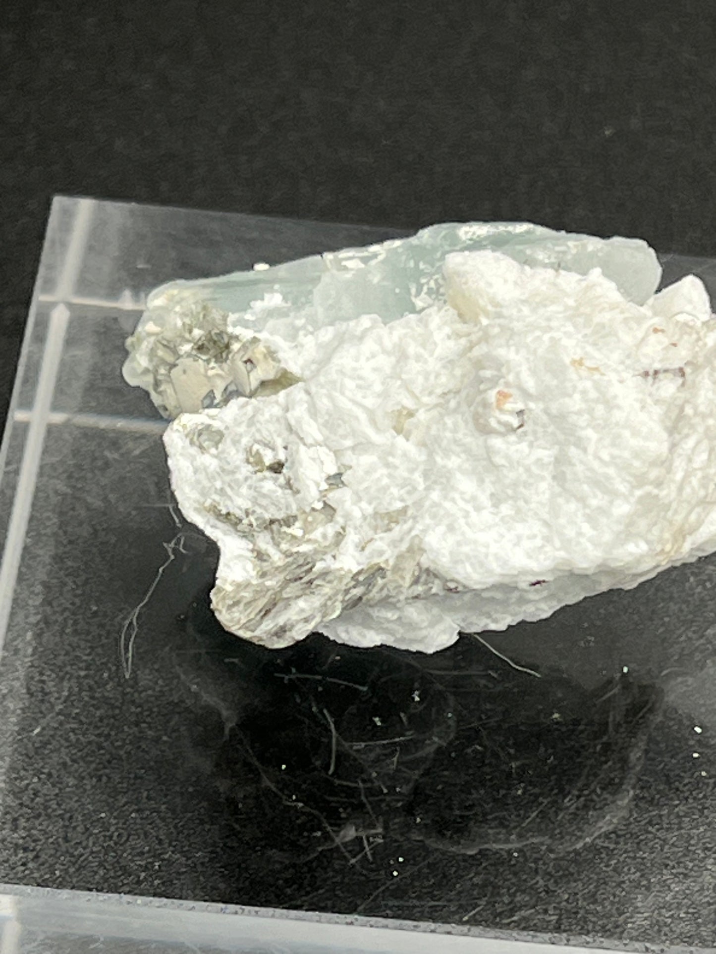 Aquamarin Kristall auf Feldspat aus Pakistan (18g) - crystal paradise