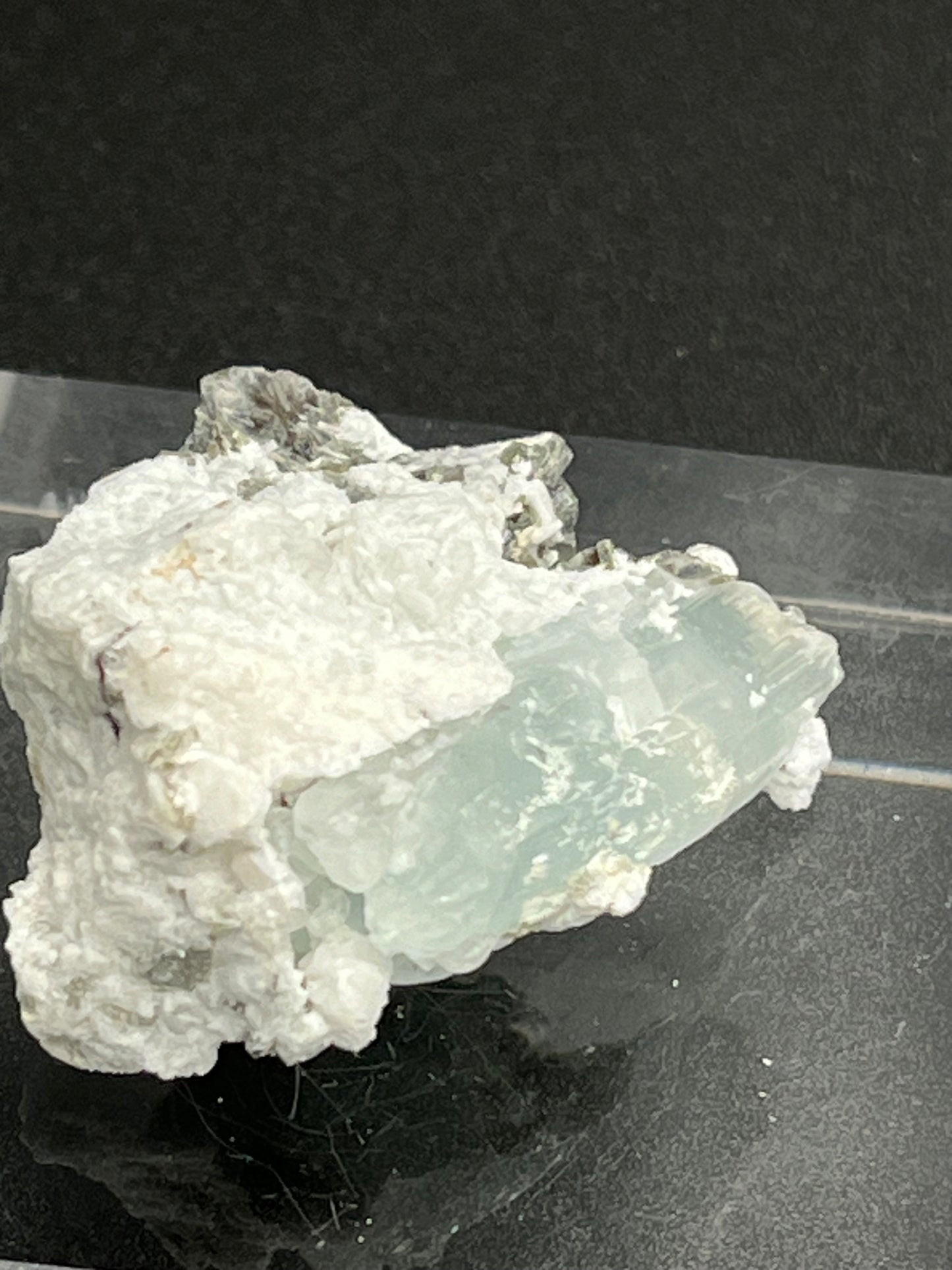 Aquamarin Kristall auf Feldspat aus Pakistan (18g) - crystal paradise