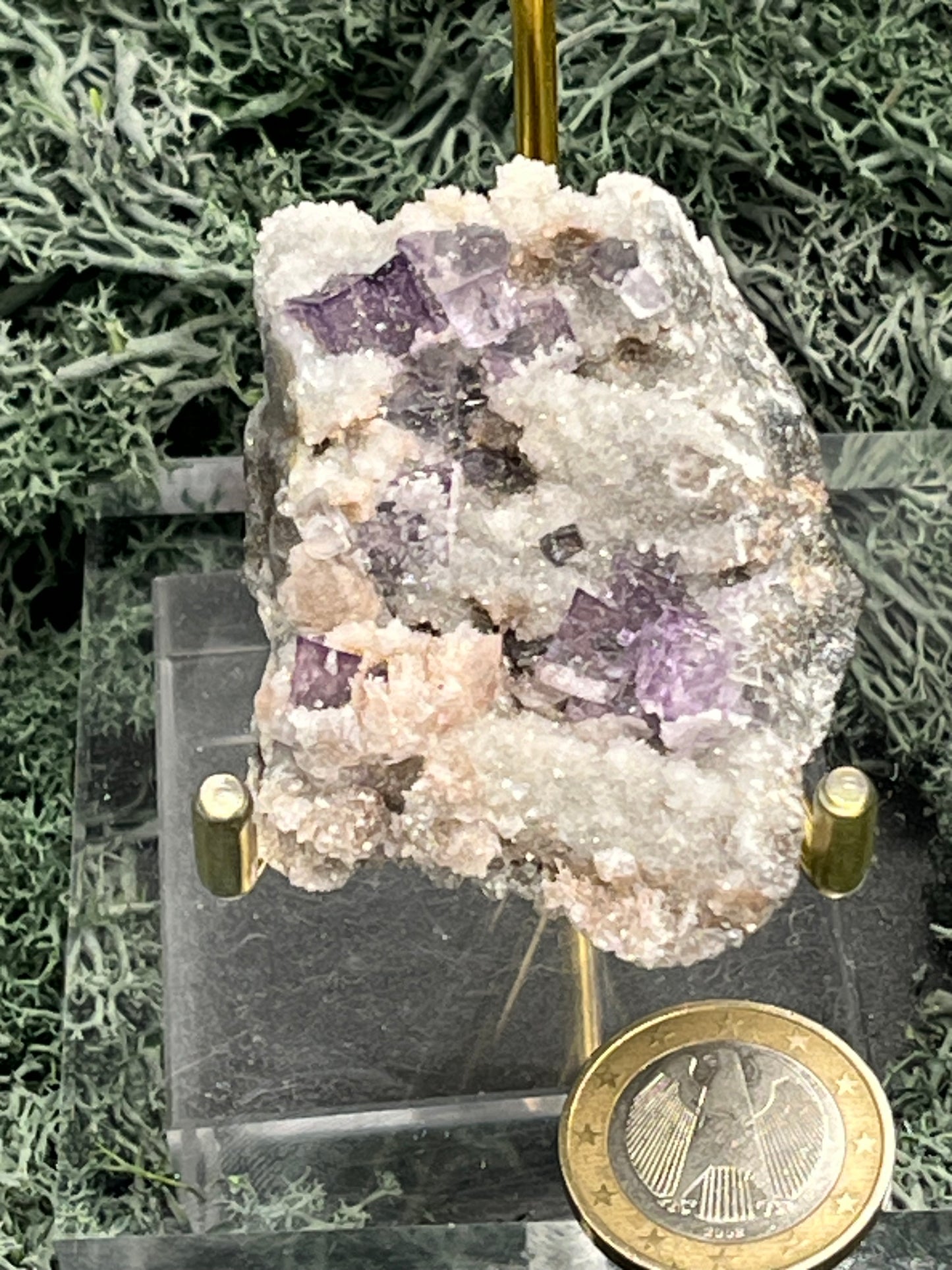 Violetter Fluorit aus Mexiko mit weissen und gelben Quarz Anlagerungen (47g) - Stufe mit schönem weissem Quarz - crystal paradise