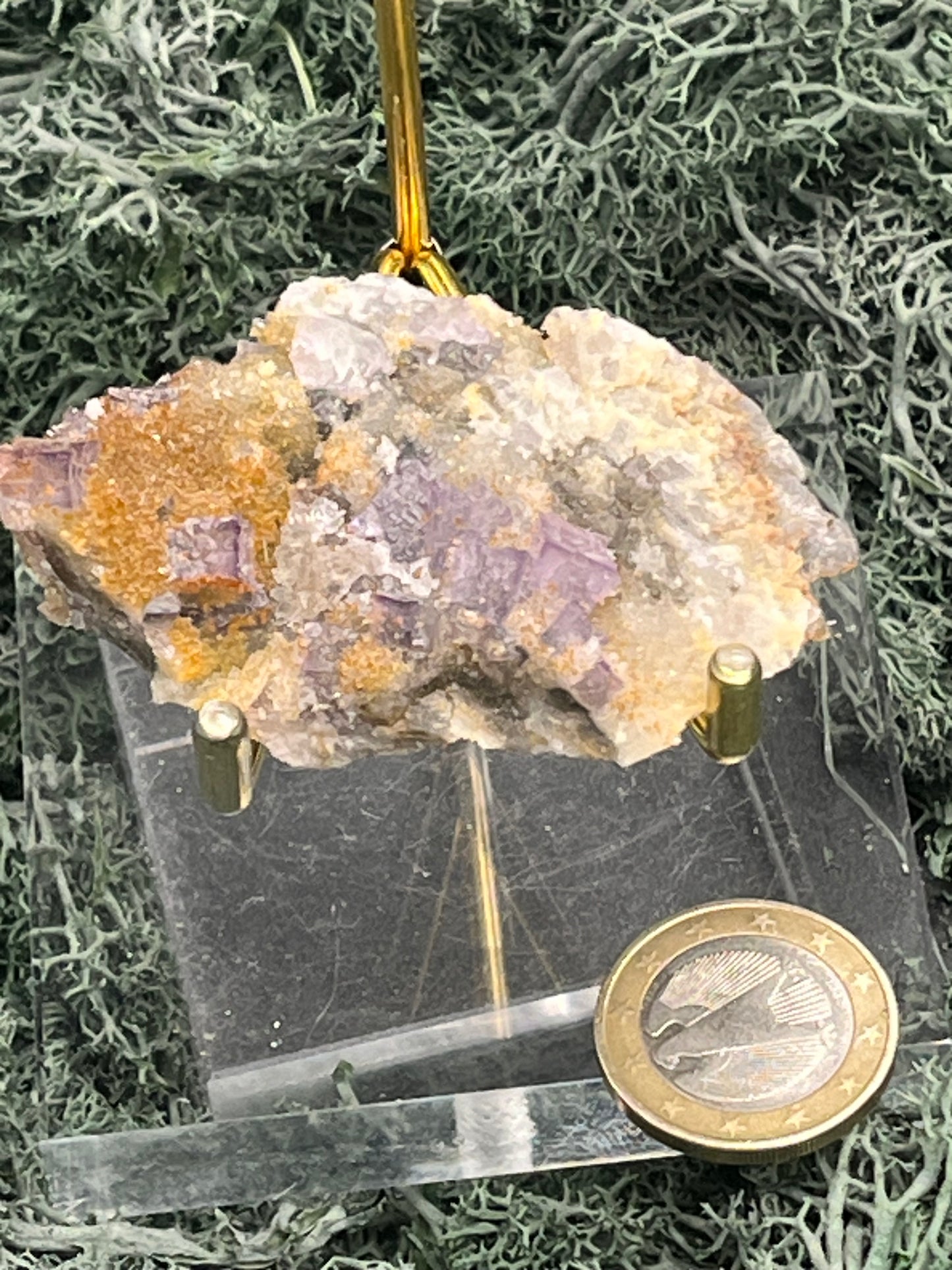 Violetter Fluorit aus Mexiko mit weissen und gelben Quarz Anlagerungen (34g) - Stufe mit schönen Fluoritwürfeln - crystal paradise