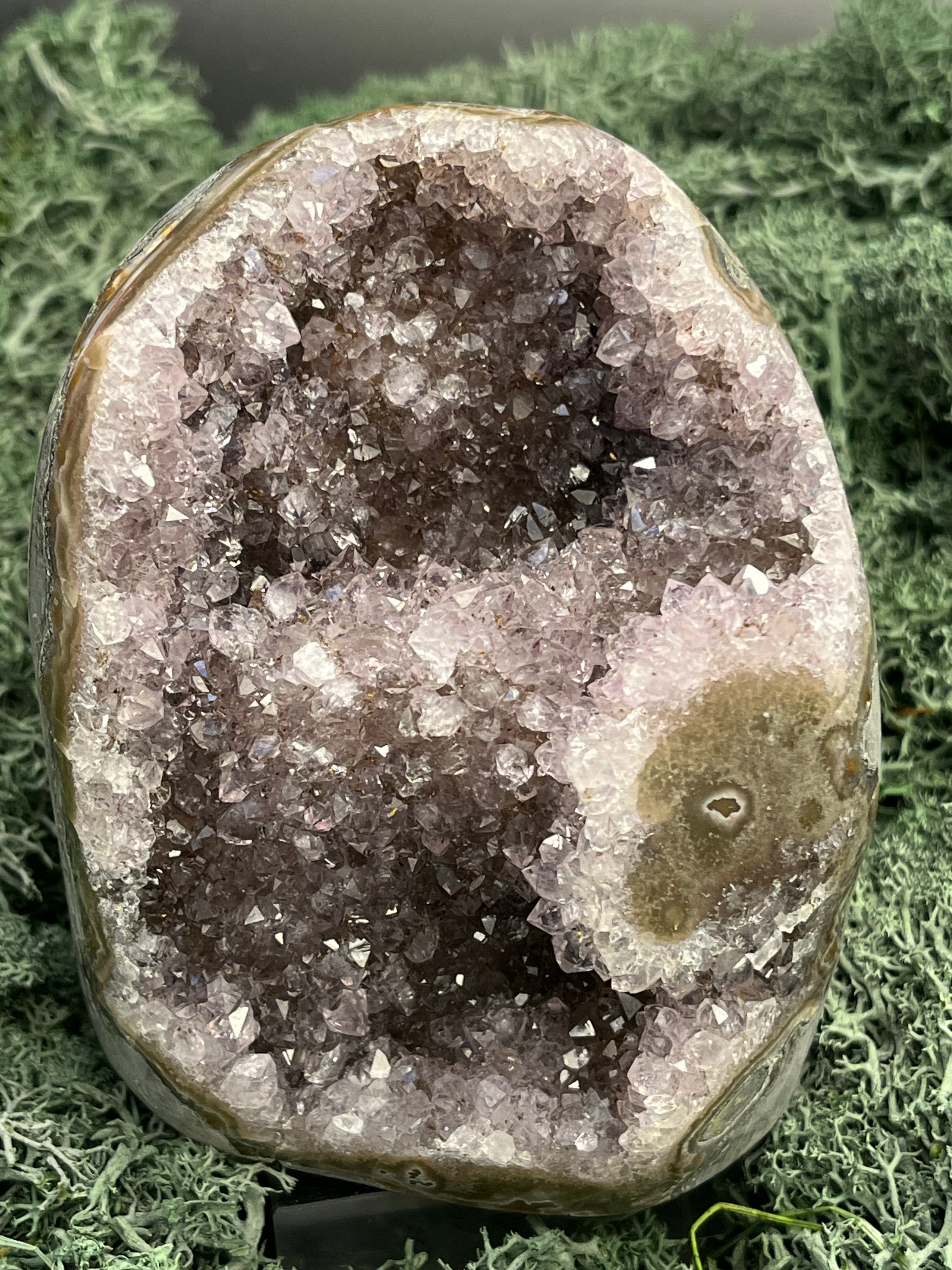 Achatisierter Amethyst Druse aus Uruguay (909g) - schöne Achatisierungen und Druzybildung - crystal paradise