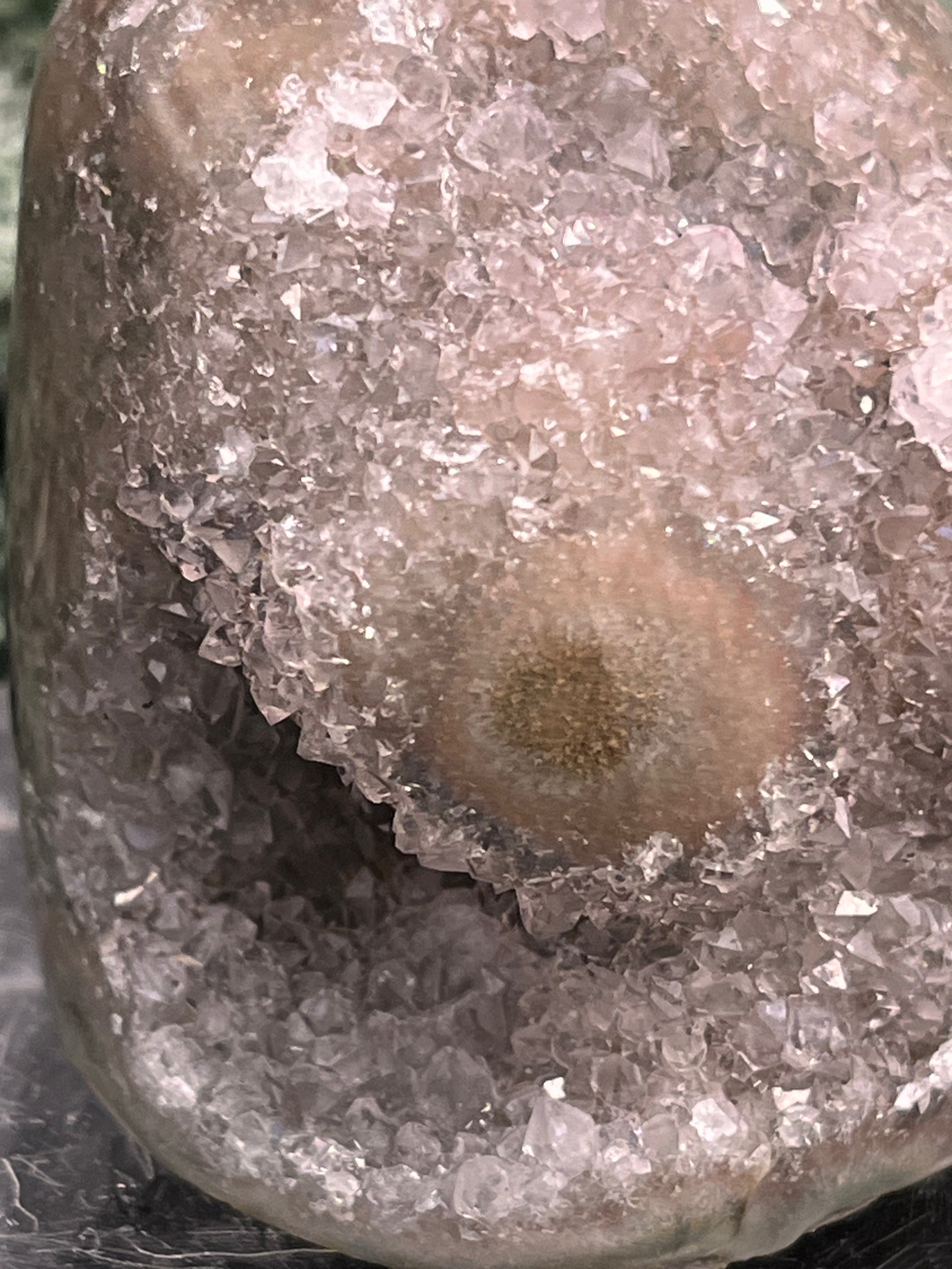 Achatisierter Amethyst Druse aus Uruguay (155g) - helle Amethyste - crystal paradise