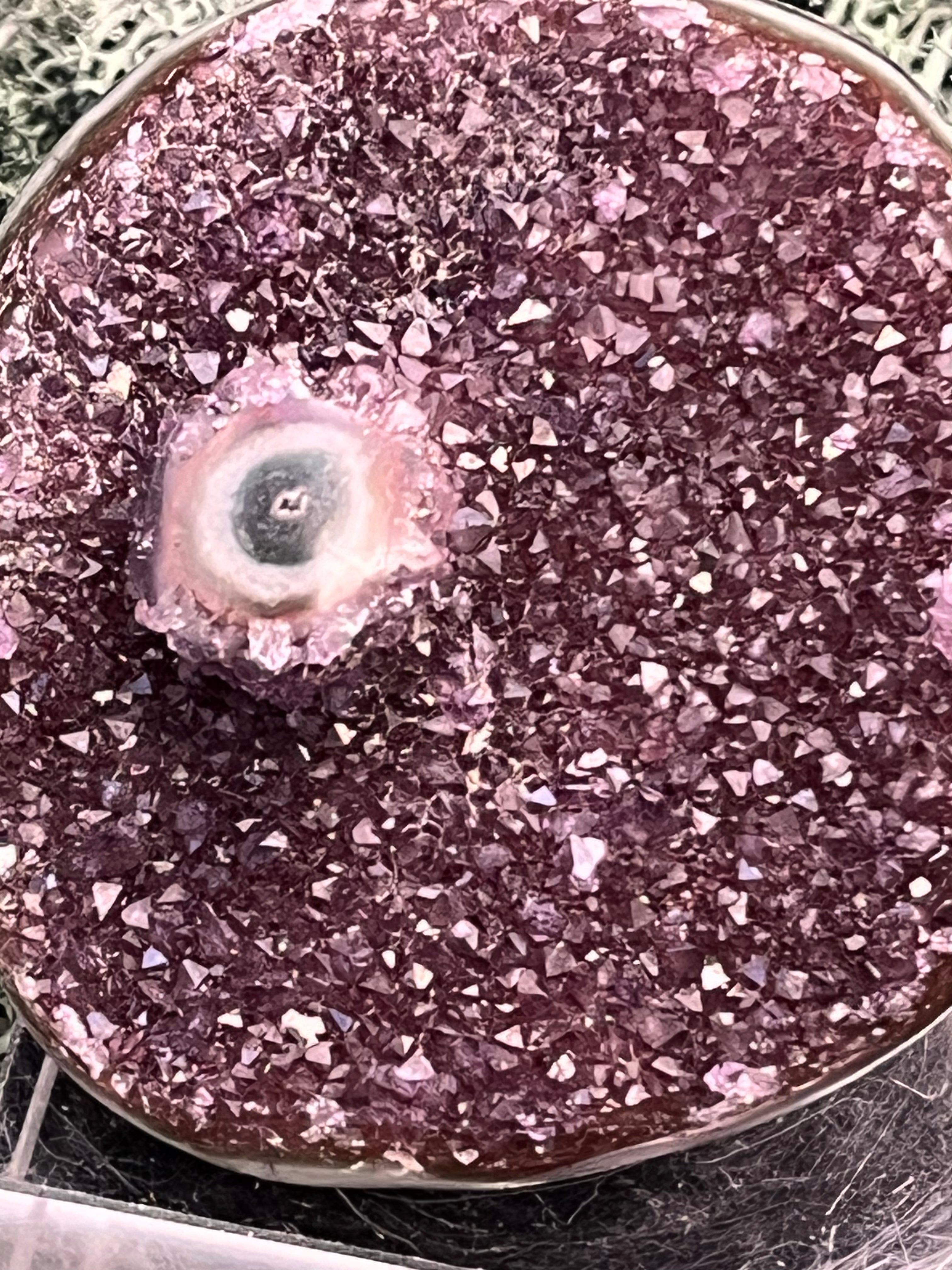 Achatisierte Amethyst Druse aus Uruguay (155g) - schöne dunkle Kristalle und Achatisierung - crystal paradise