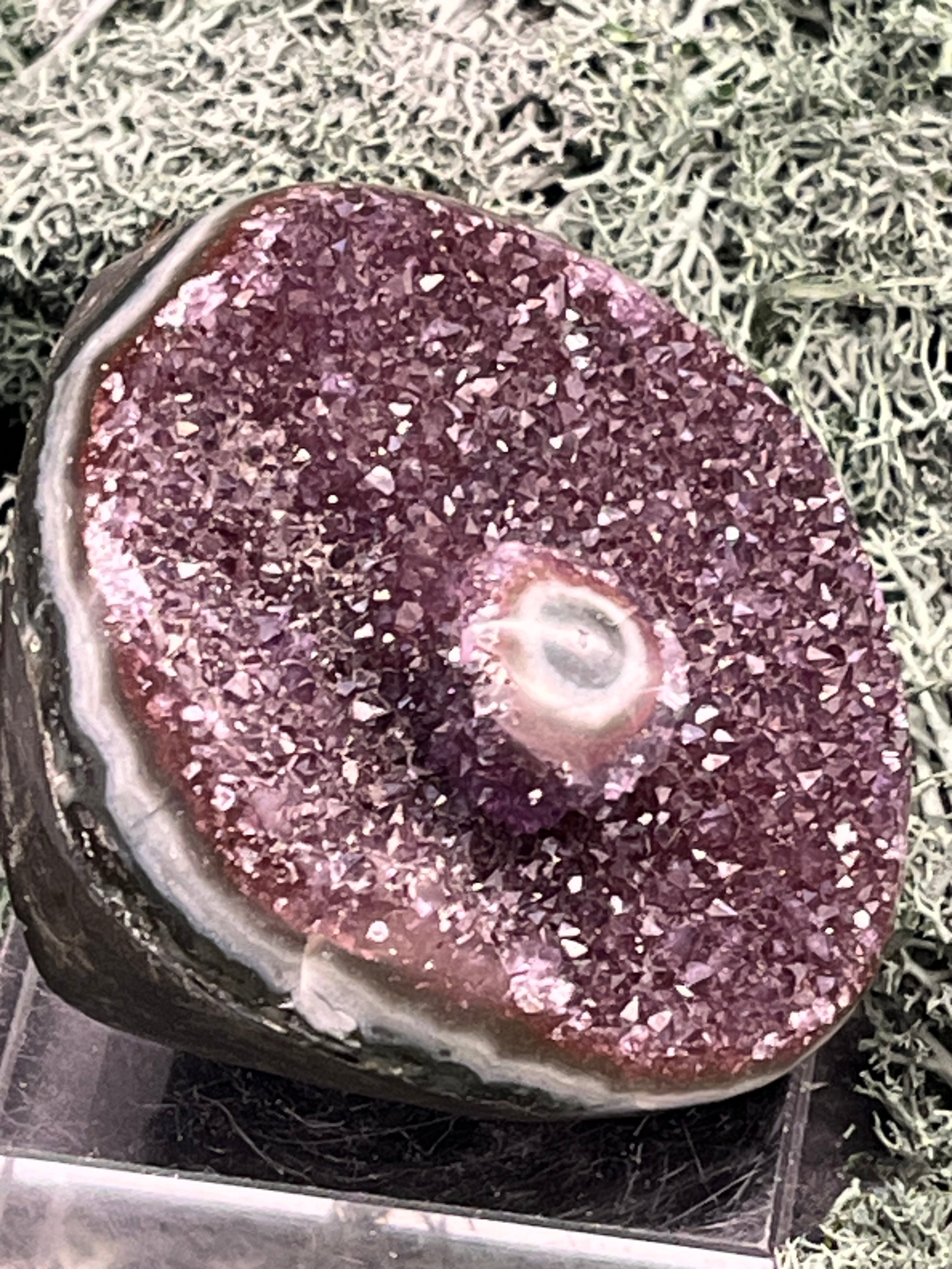 Achatisierte Amethyst Druse aus Uruguay (155g) - schöne dunkle Kristalle und Achatisierung - crystal paradise