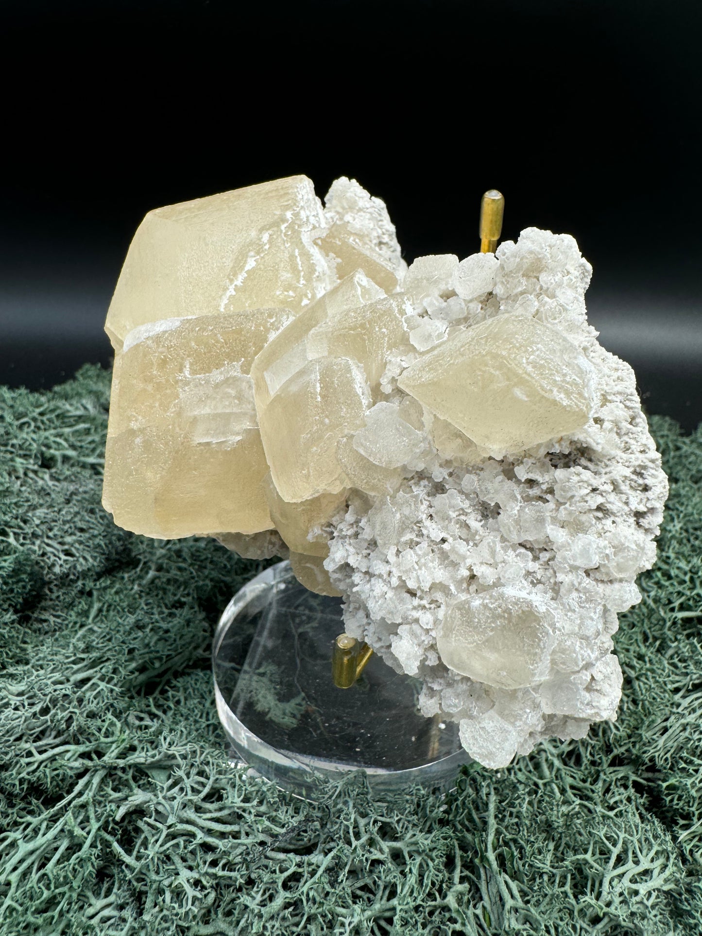Gelber Calcit Großstufe (572g) aus Hubei, China - große schön ausgeprägte Kristalle - crystal paradise
