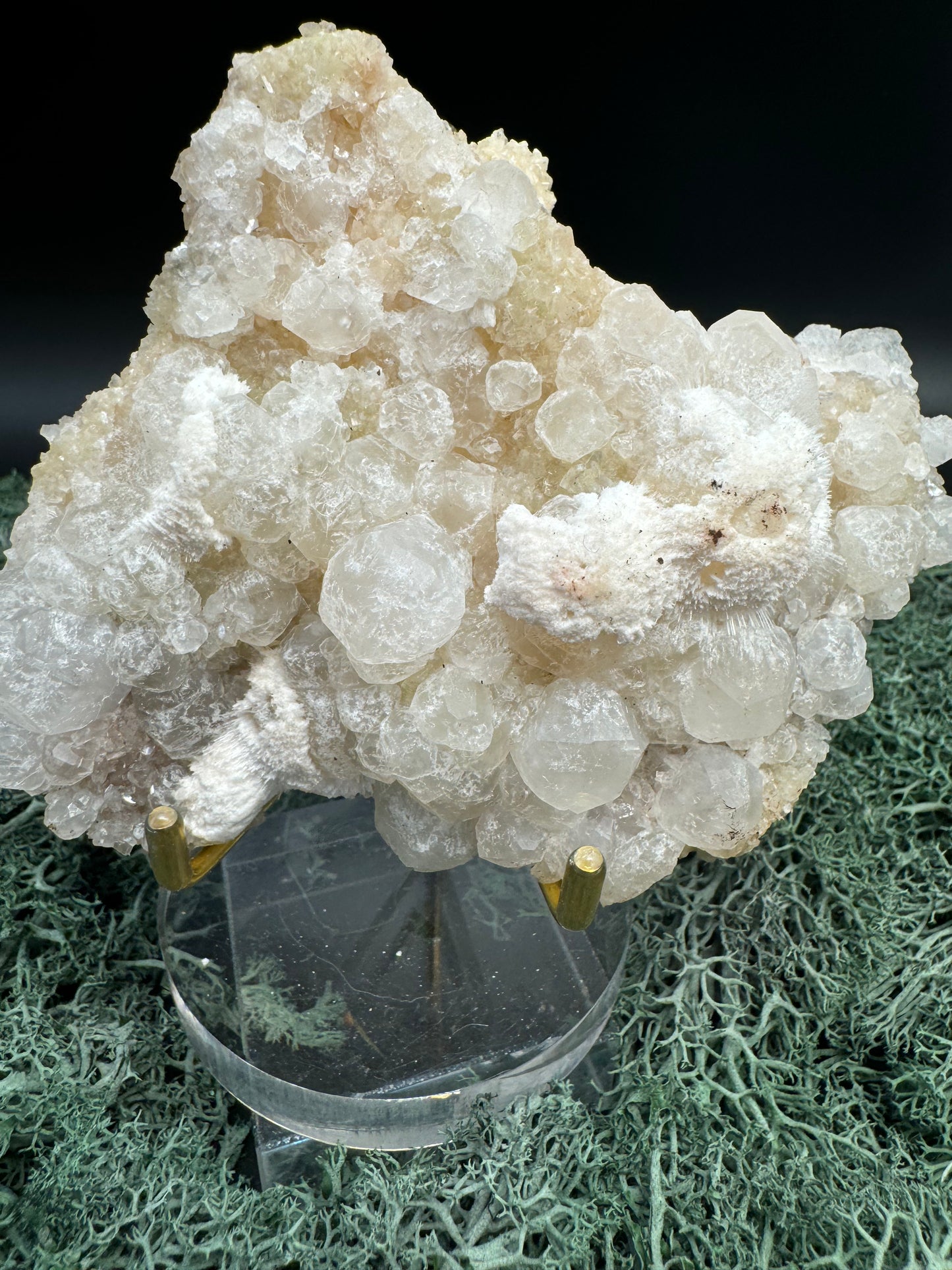 Okenit auf Calcit und Apophyllit Cluster aus Indien (233g) - crystal paradise