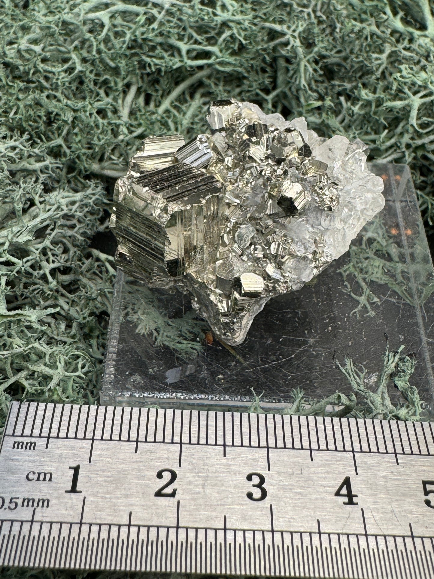 Pyrit an Bergkristall aus Indonesien - 1 Stück - crystal paradise