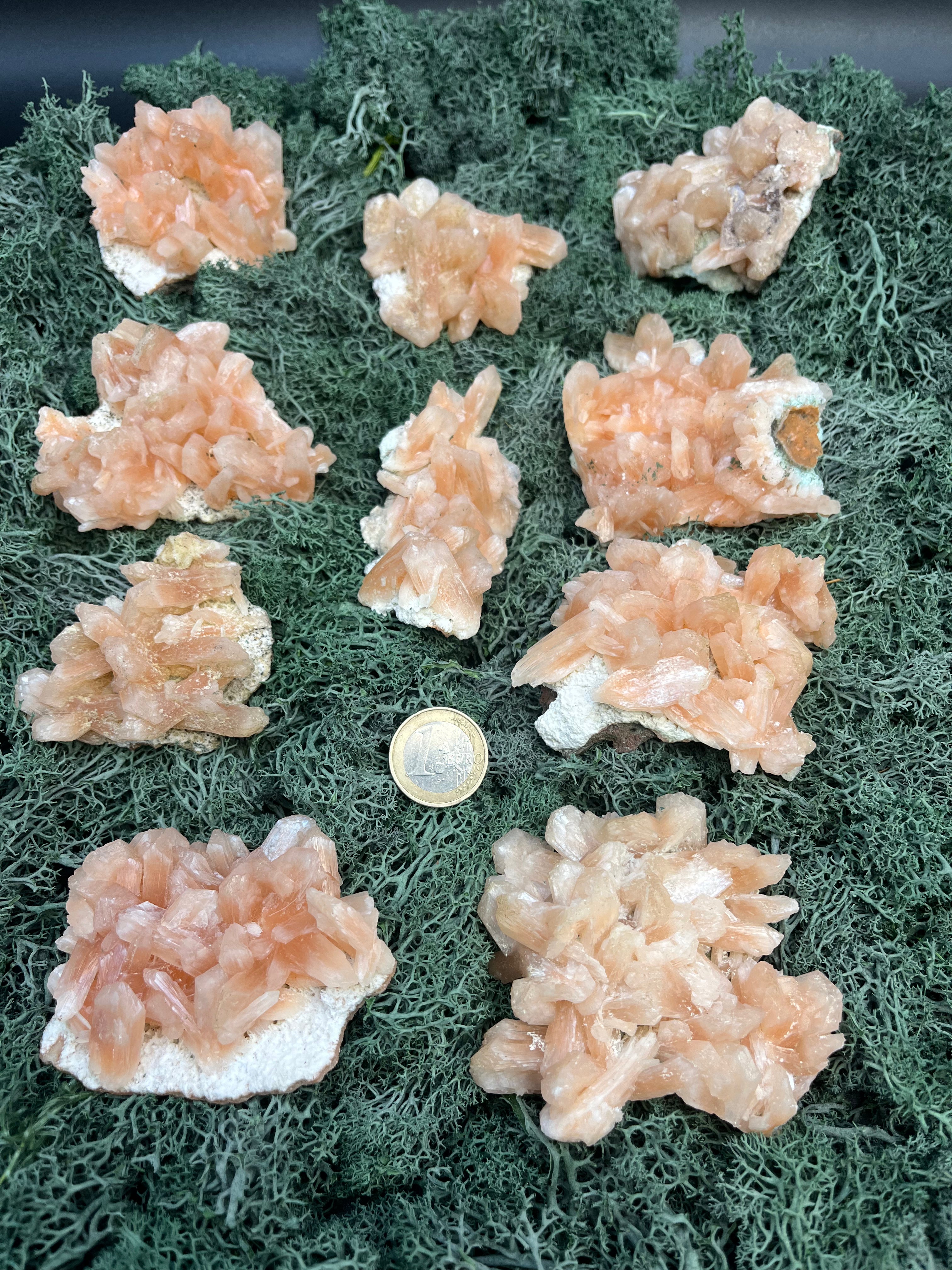 Stilbit Cluster auf Zeolith aus Indien - Handstufe - 1 Stück - crystal paradise