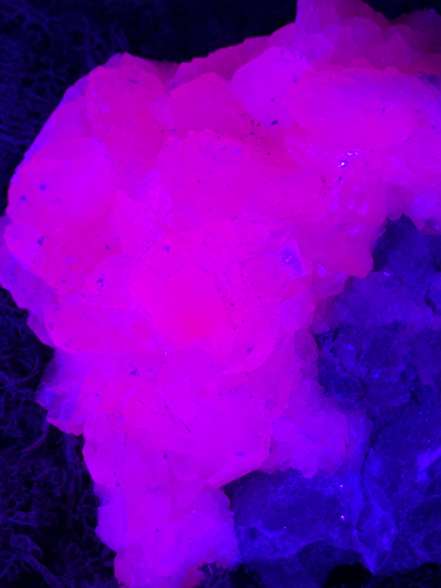 Pink Calcit Großstufe (UV Reaktiv) (1023g)- schöne Kristallstruktur - crystal paradise