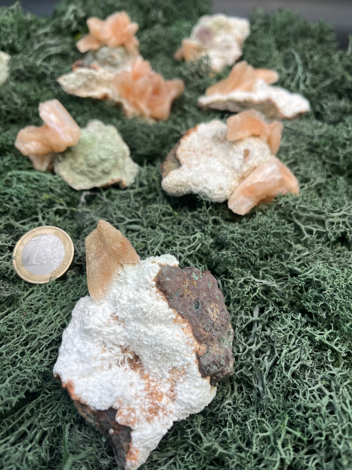 Stilbit Insel auf Zeolith aus Indien - Stufe - 1 Stück - crystal paradise