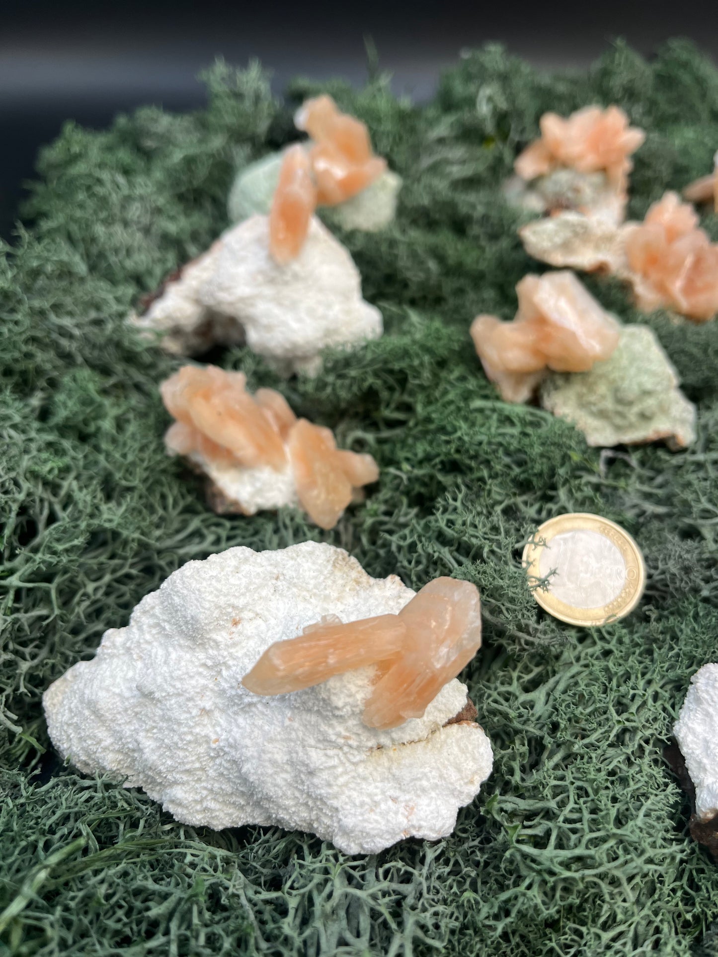 Stilbit Insel auf Zeolith aus Indien - Stufe - 1 Stück - crystal paradise