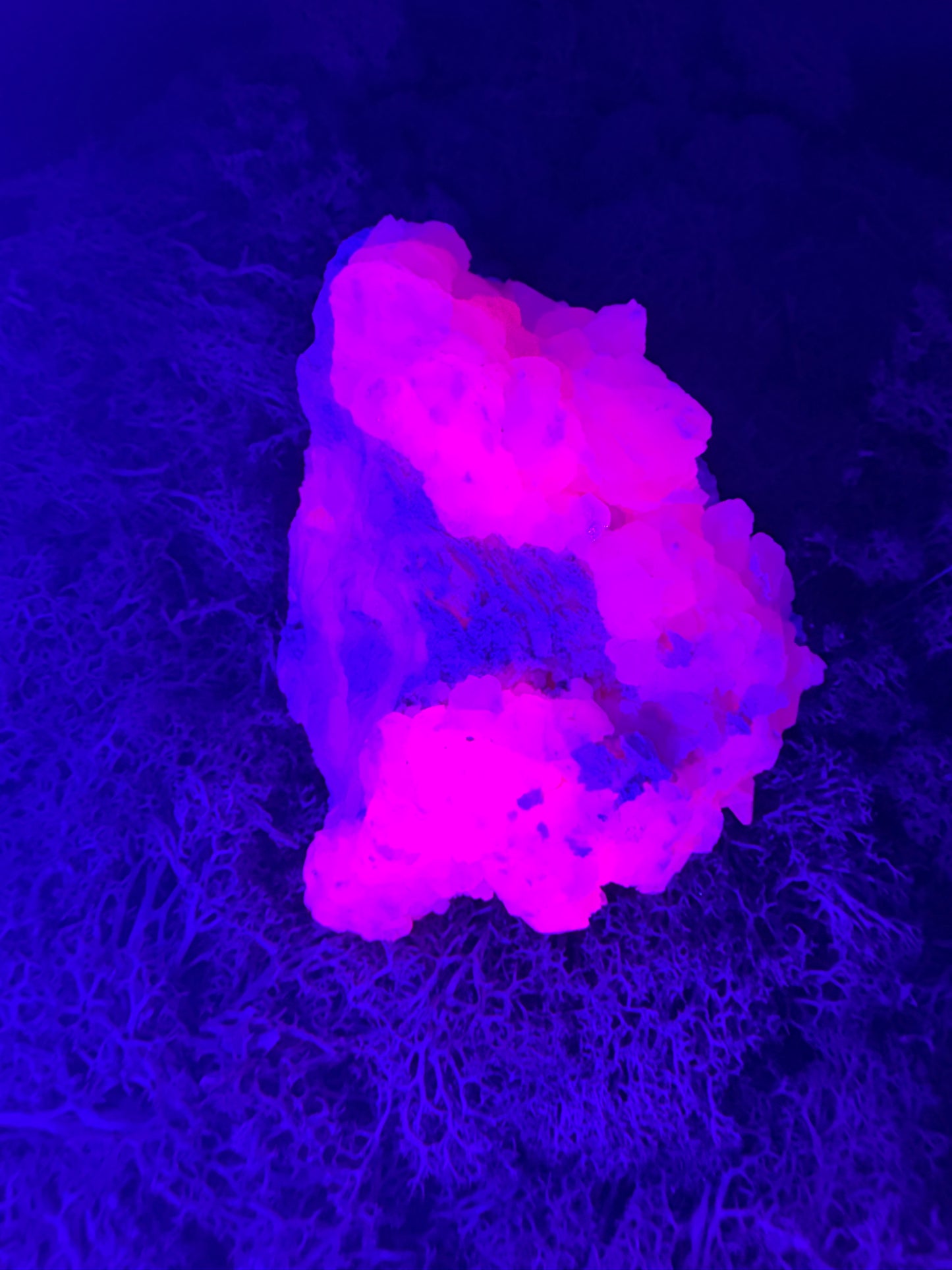 Pink Calcit Großstufe (UV Reaktiv) (80g)- schöne Kristallstruktur - crystal paradise