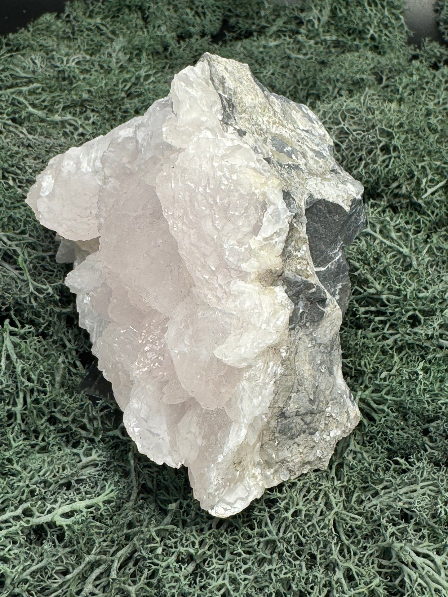 Pink Calcit Großstufe (UV Reaktiv) (972g)- schöne Kristallstruktur - crystal paradise