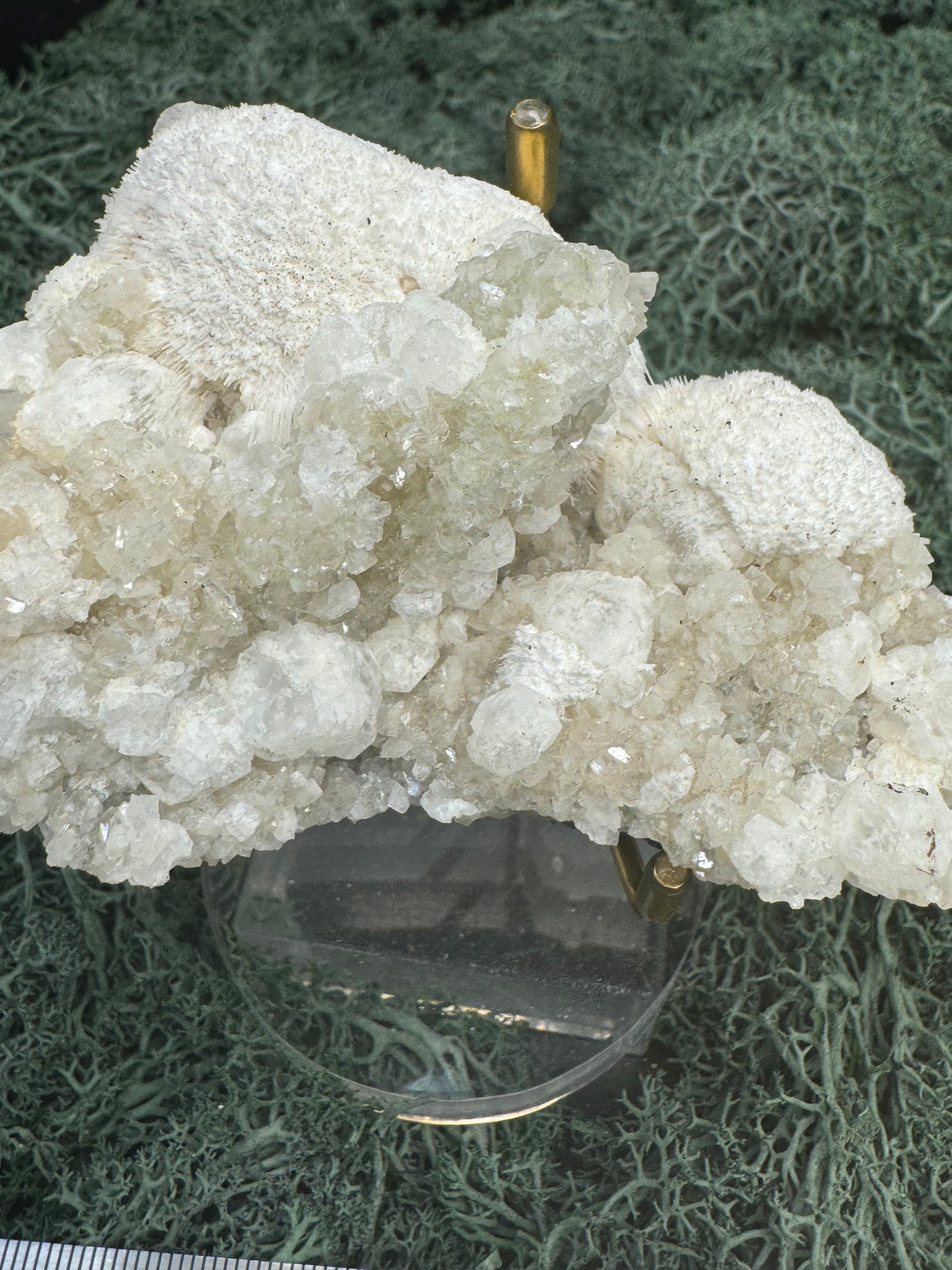 Okenit auf Calcit und Apophyllit Cluster aus Indien (179g) - crystal paradise
