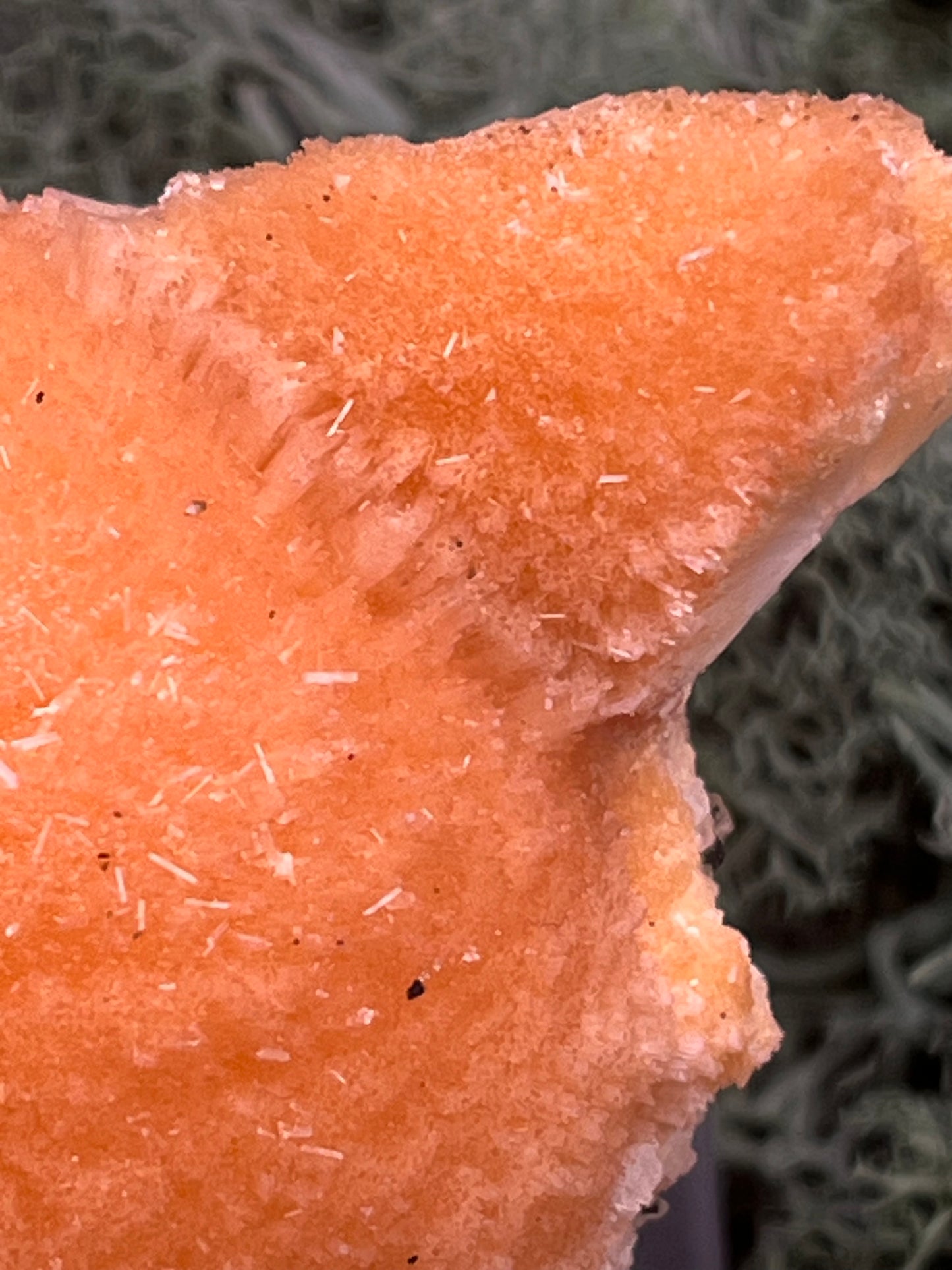 Thomsonit aus Indien (97g) - Stufe - leuchtend orange Farbe, schöne Kugelbildung - crystal paradise