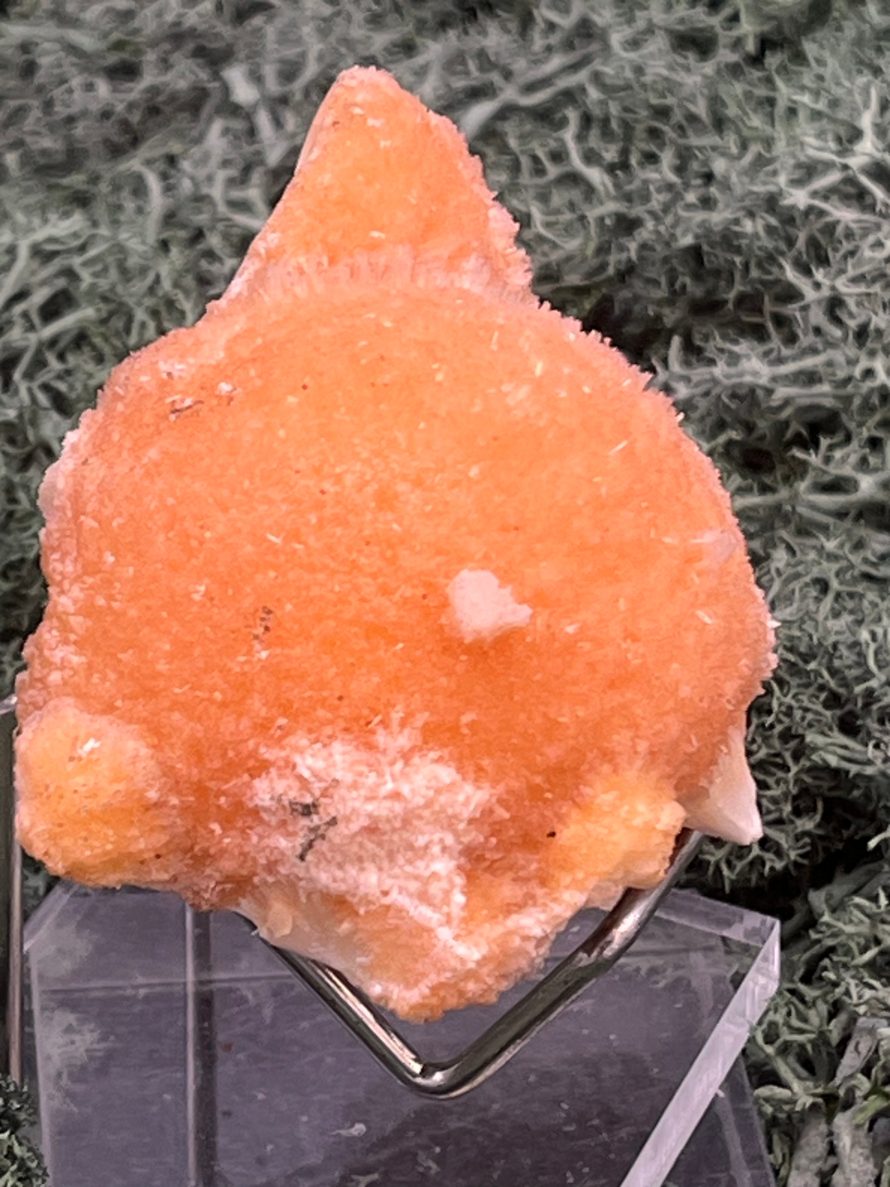 Thomsonit aus Indien (97g) - Stufe - leuchtend orange Farbe, schöne Kugelbildung - crystal paradise