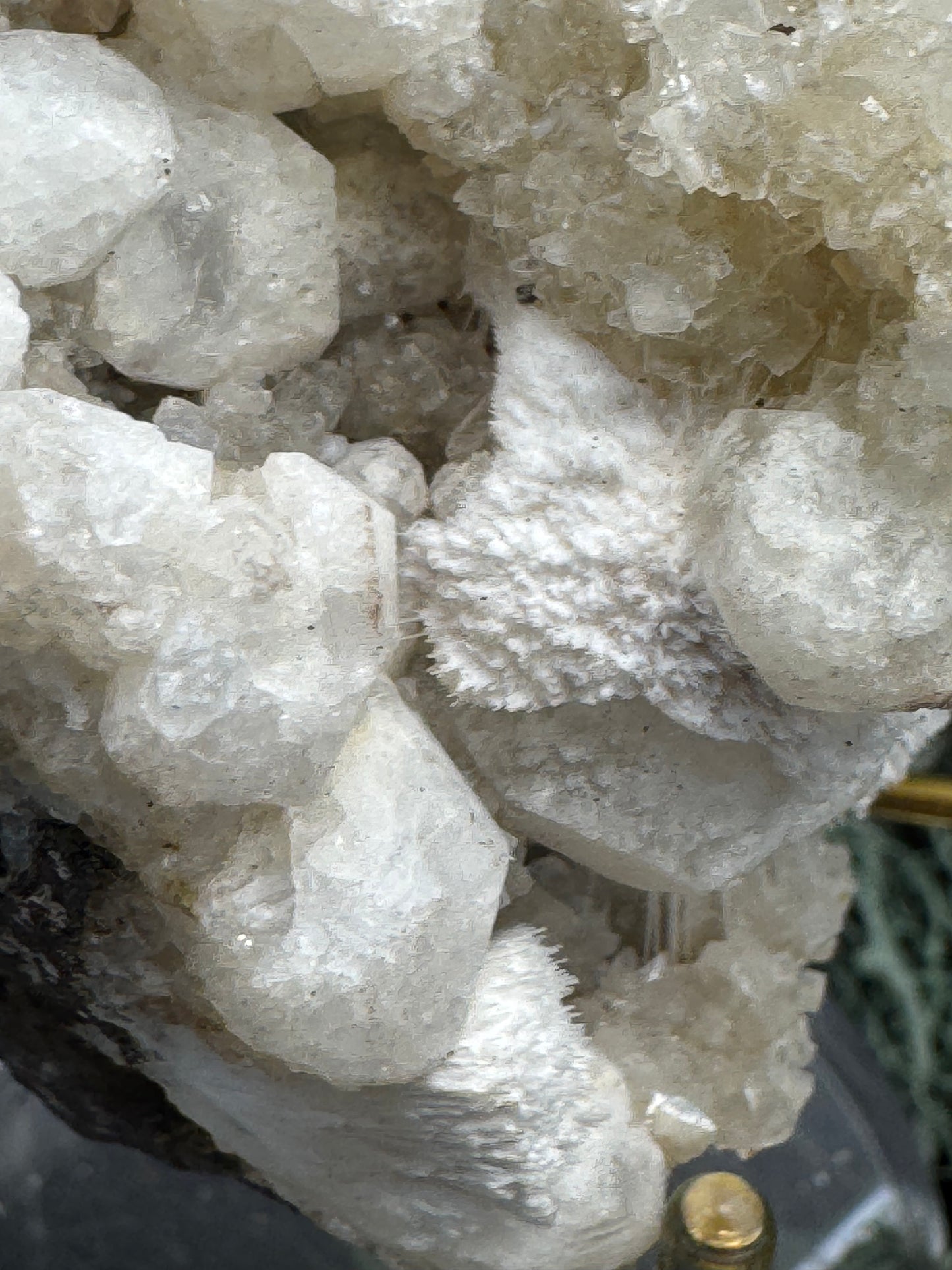 Okenit auf Apophyllit Cluster (Handstufe) aus Indien (222g) - viele Kristalle - crystal paradise