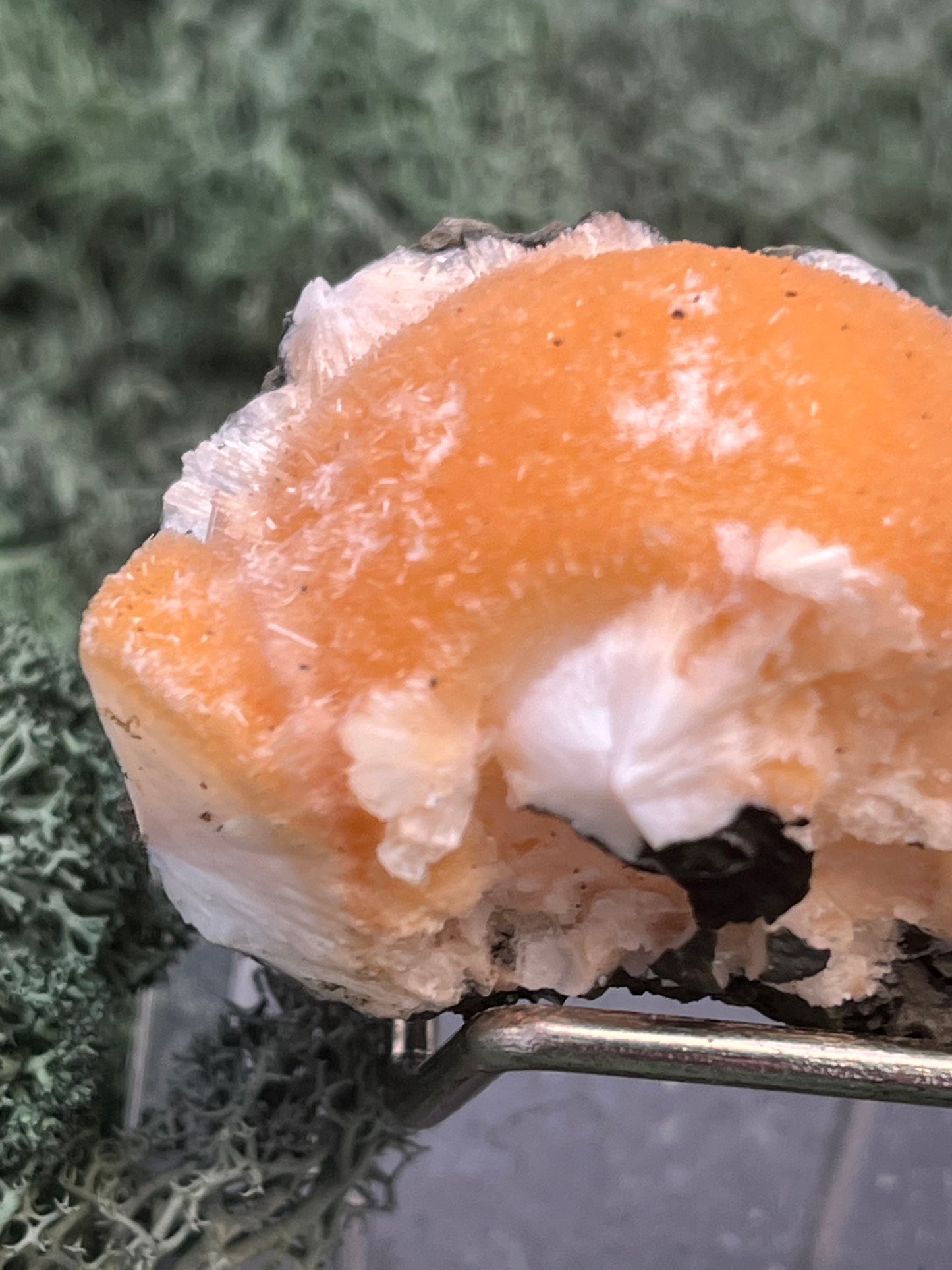 Thomsonit aus Indien (55g) - Stufe - leuchtend orange Farbe, schöne Kugelbildung - crystal paradise