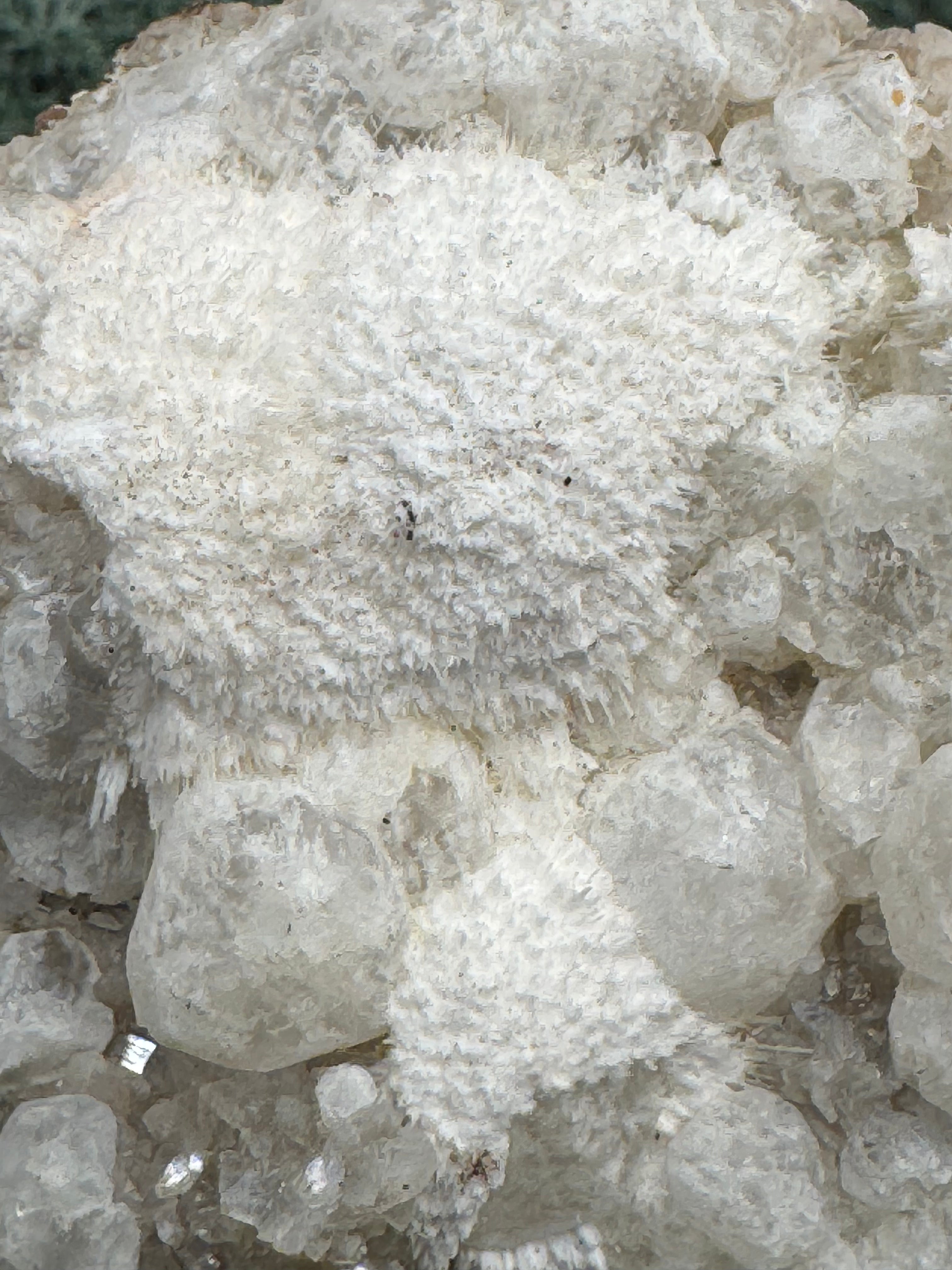 Okenit auf Apophyllit Cluster (Stufe) aus Indien (102g) - viele Kristalle, flach - crystal paradise