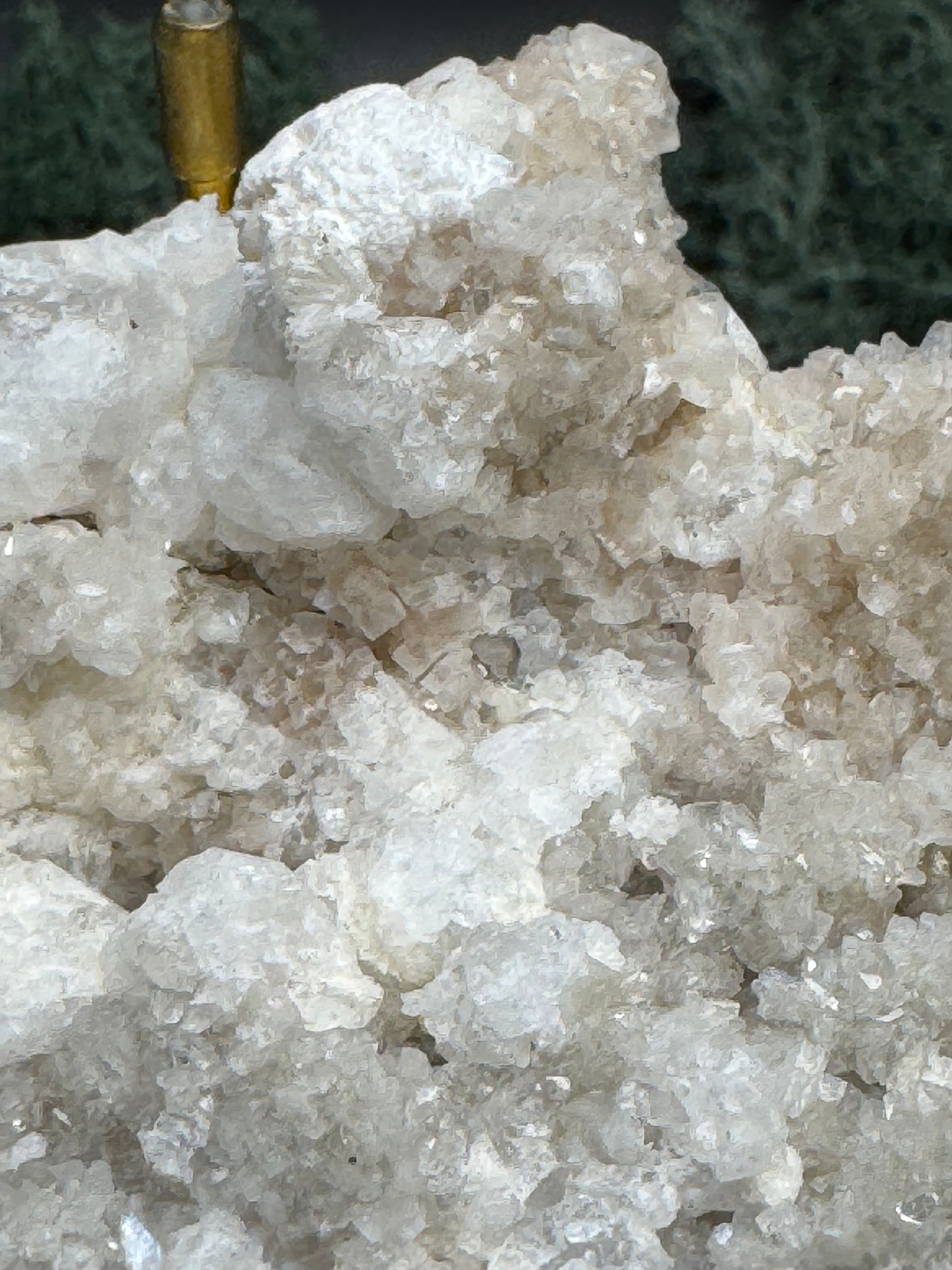 Okenit auf Apophyllit Cluster (Stufe) aus Indien (188g) - viele Okenit Kristalle, flach - crystal paradise