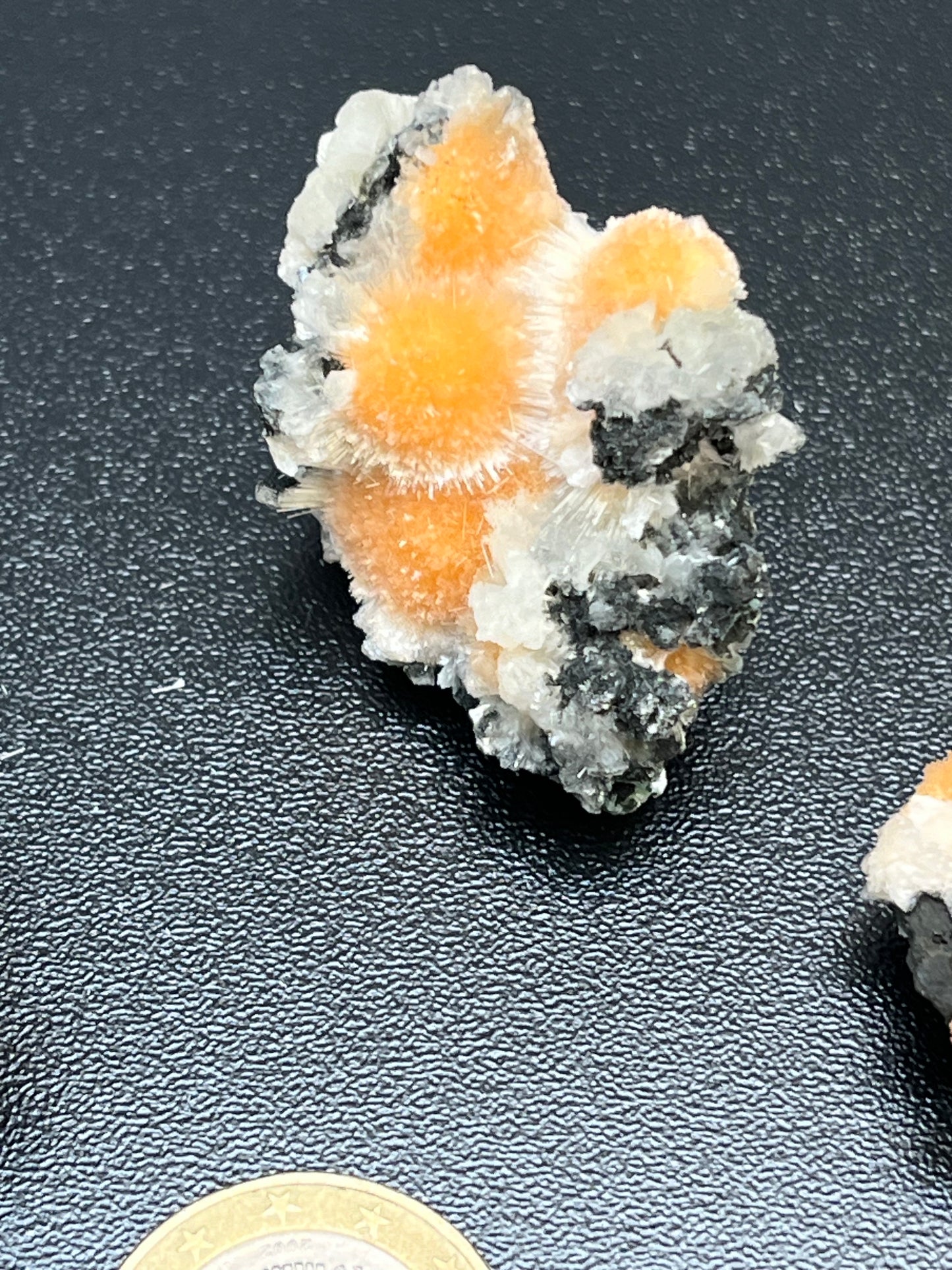 Thomsonit aus Pakistan kleine bis mittelere Stufe (multi Kugeln) - 1-Stück - leutende orange Farbe - crystal paradise