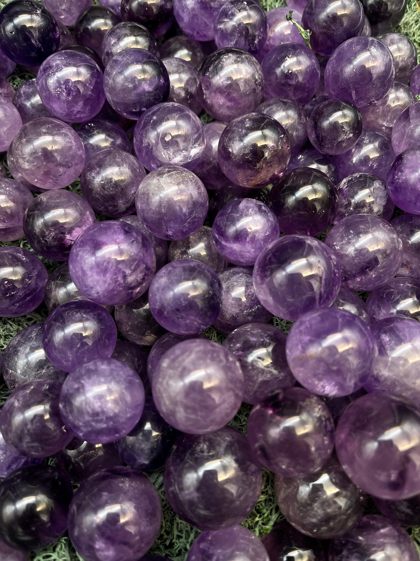 Amethyst Kugel mini - 1 Stück ca. 10-20g - crystal paradise