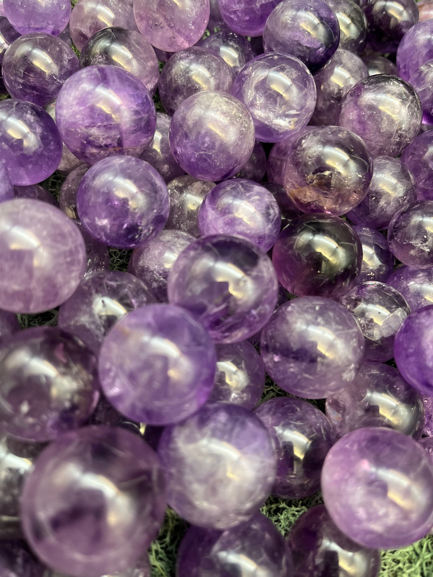 Amethyst Kugel mini - 1 Stück ca. 10-20g - crystal paradise