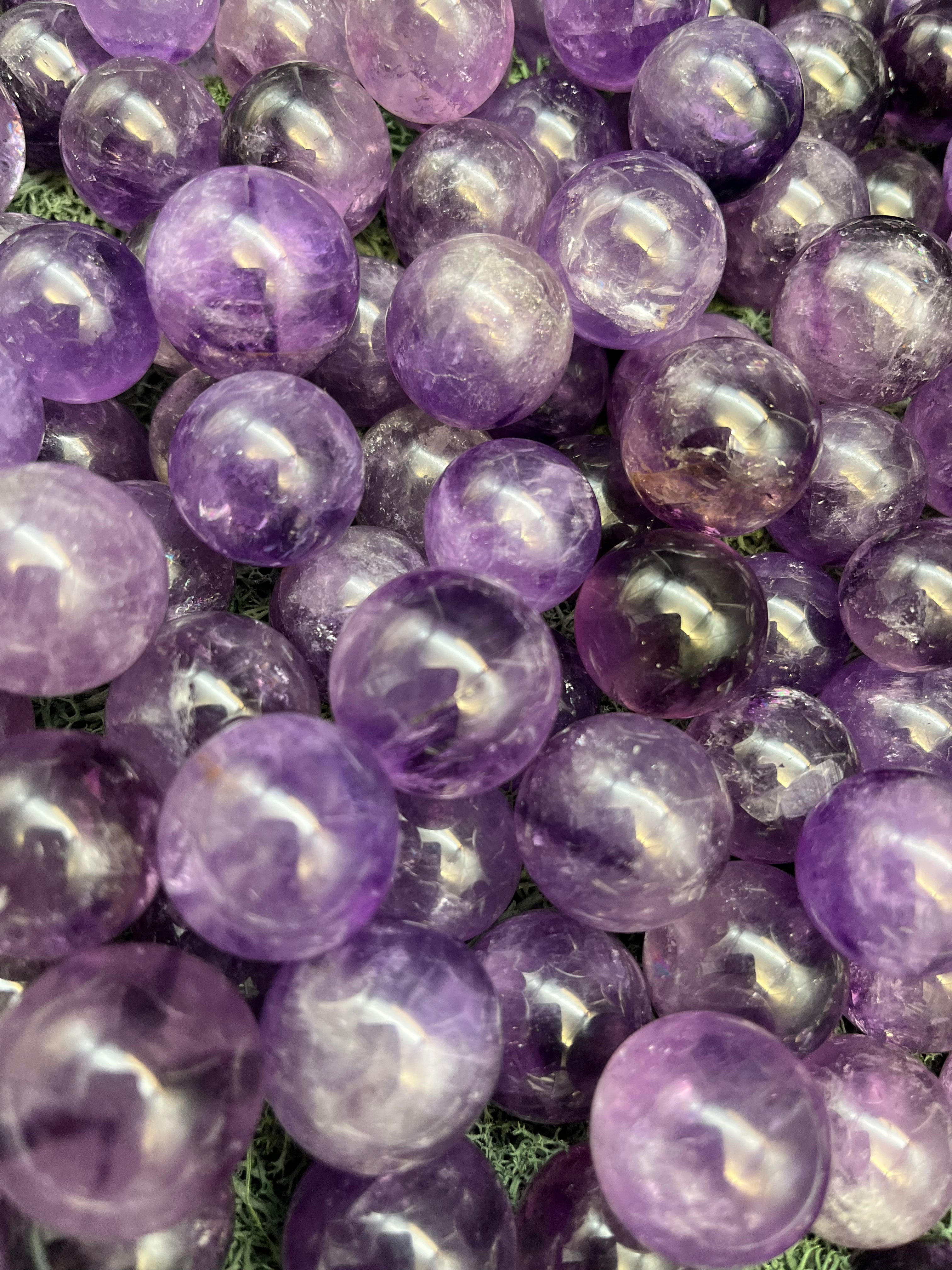 Amethyst Kugel mini - 1 Stück ca. 10-20g - crystal paradise