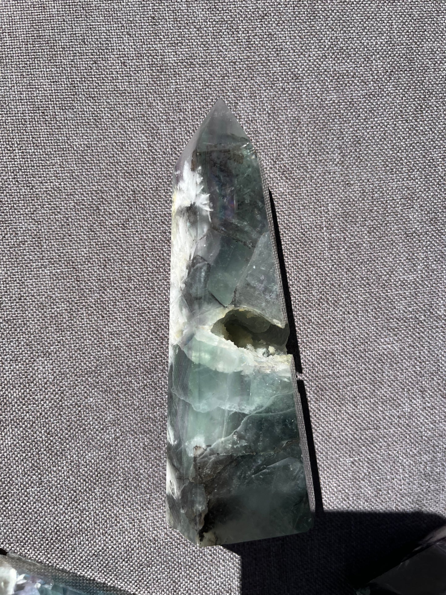 Schneeflocken Fluorit Spitze/Tower gross - 1 Stück (>290g / 13cm hoch) - crystal paradise