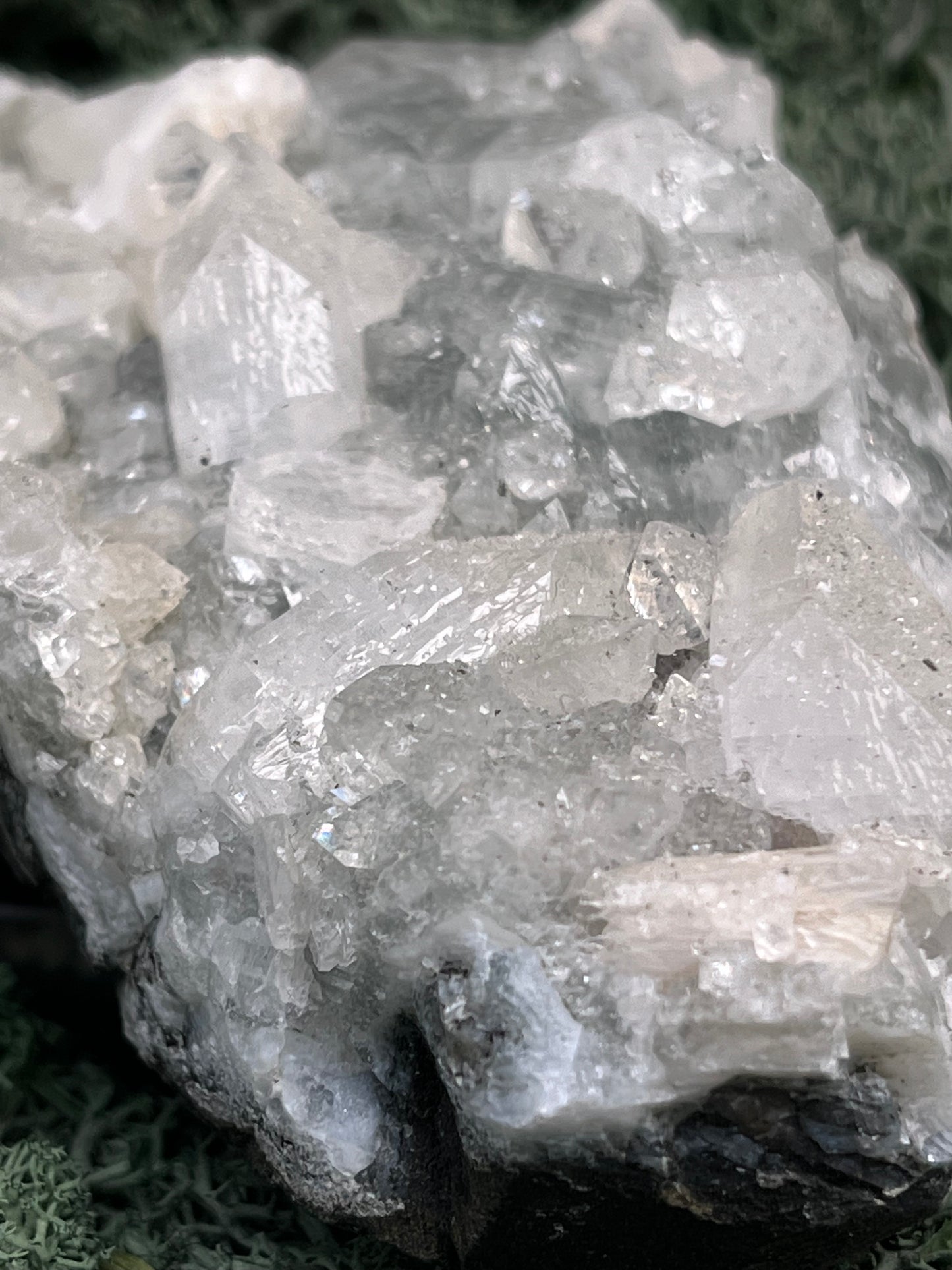 Apophyllit Handstufe aus Indien (367g) - schöne grosse Kristalle - crystal paradise