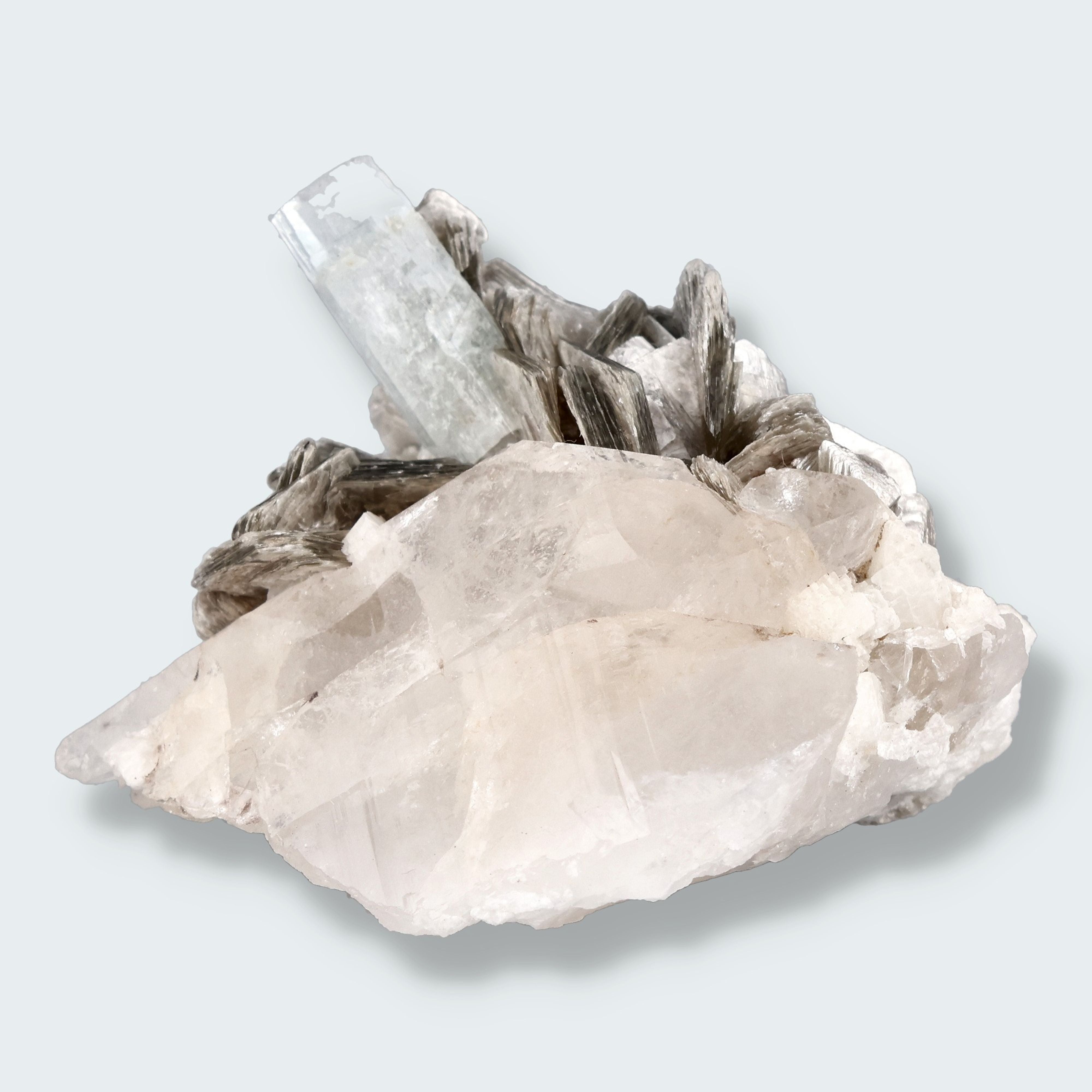 Aquamarin Stufe an Matrix und Quarz aus Pakistan (72g) – Ansicht 2