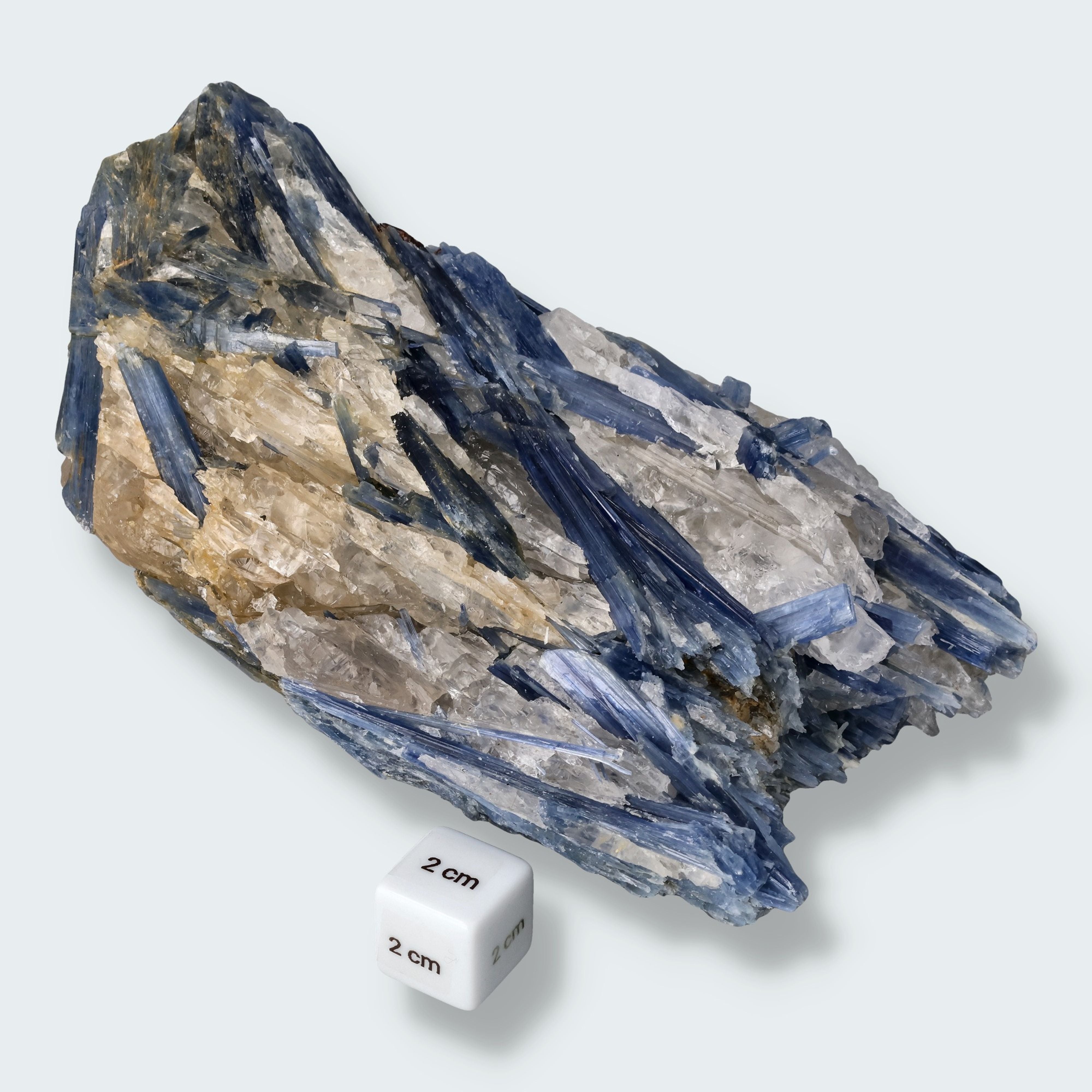 Blauer Kyanit (Disthen) aus Brasilien (1901g) – Ansicht 3