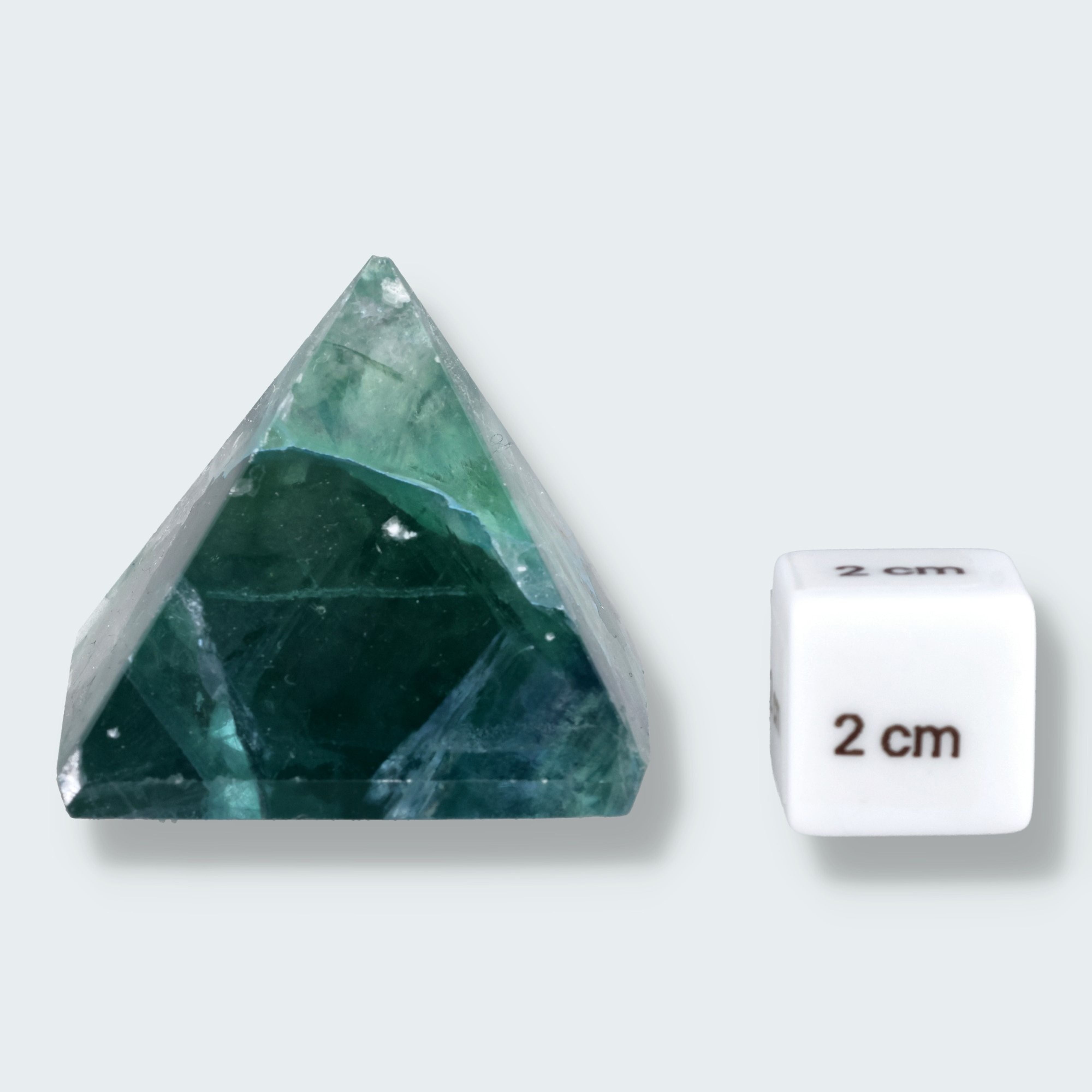 Grüne Fluorit Pyramide aus Brasilien (127g) – Ansicht 2