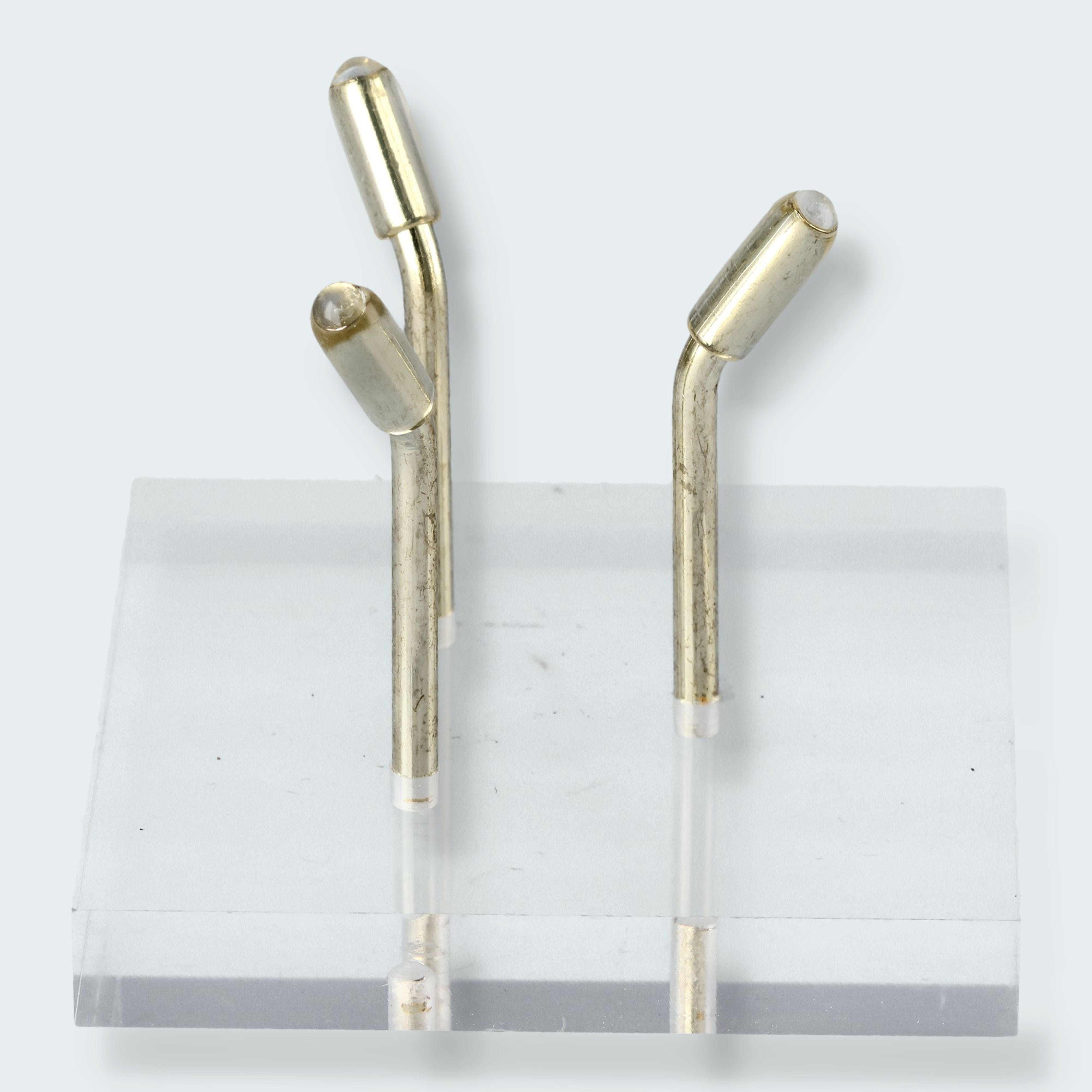 Klarer Acryl Kugelhalter mit Metallarmen – Ansicht 3