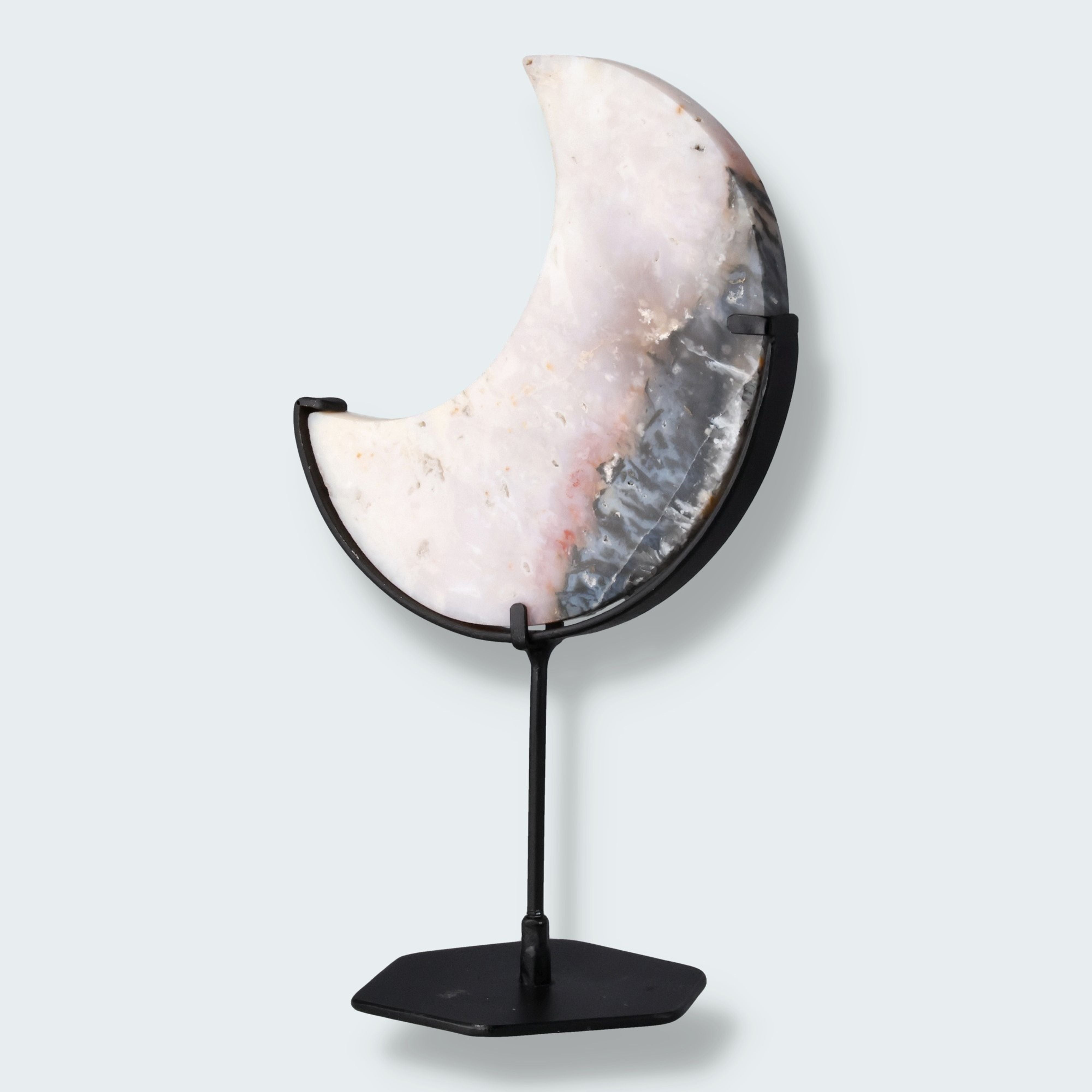 Mond auf schwarzem Standfuss aus mattem Pink Plume Achat – Ansicht 2