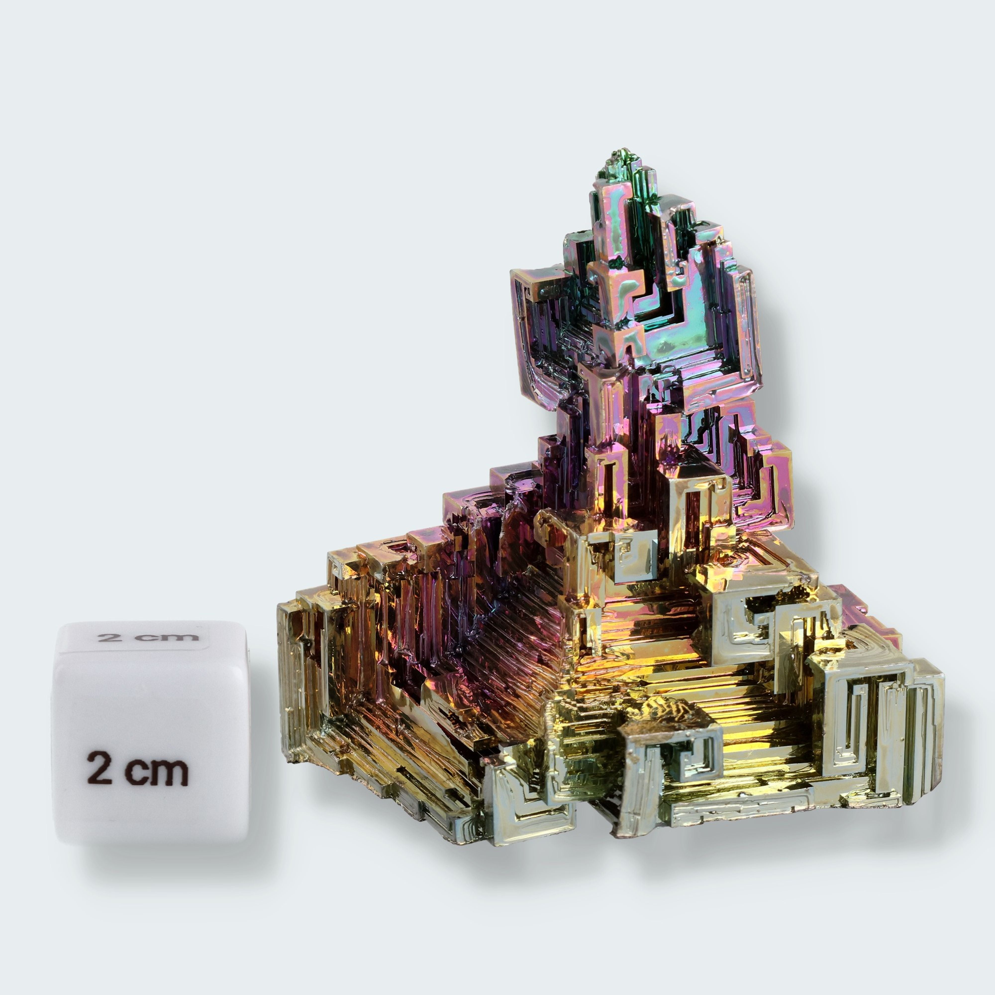 Regenbogen Wismut Kristall (gezüchtet) (197g) – Ansicht 2