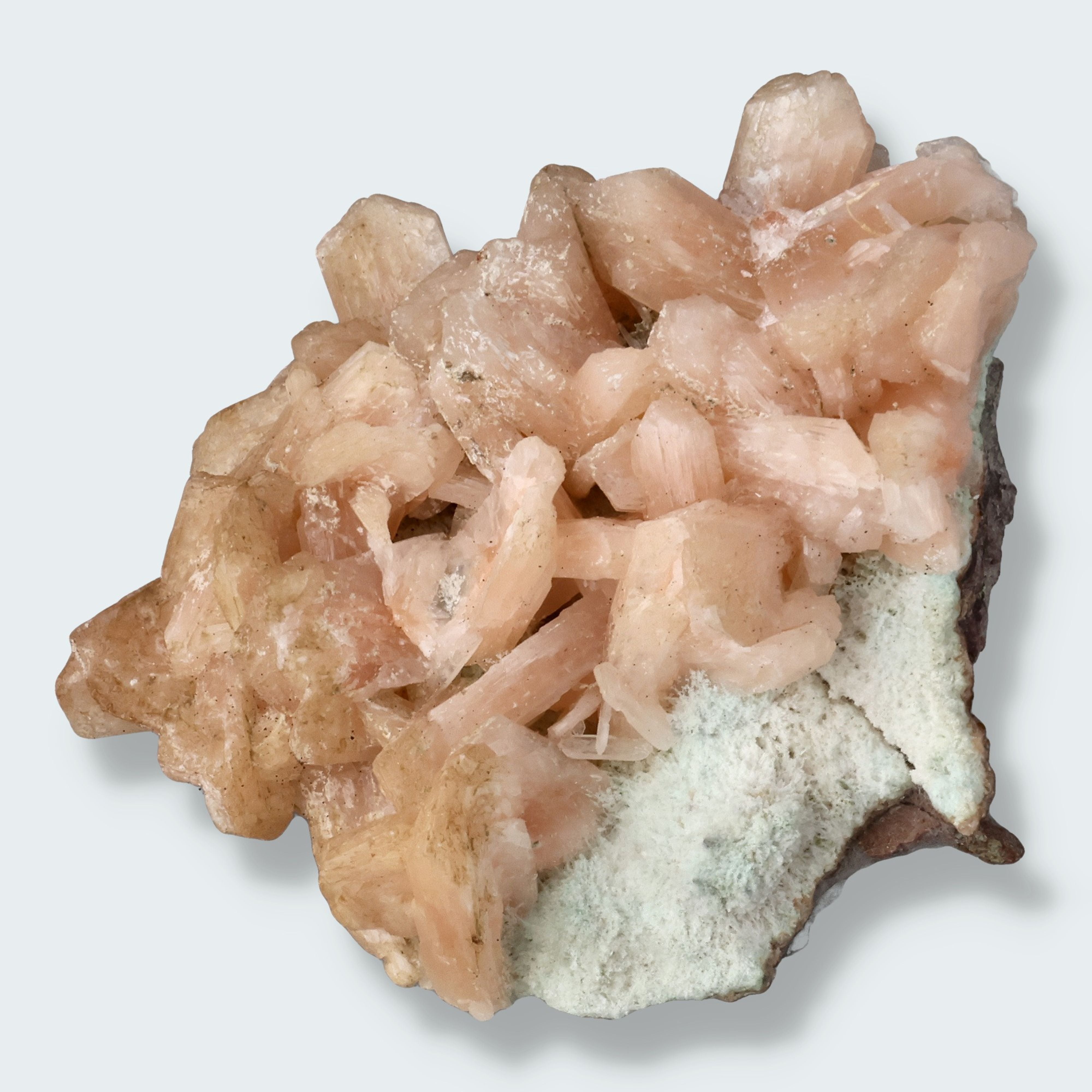 Stilbit Cluster Handstufe auf Zeolith aus Indien (194g) – Ansicht 2