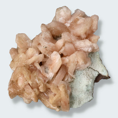 Stilbit Cluster Handstufe auf Zeolith aus Indien (194g)