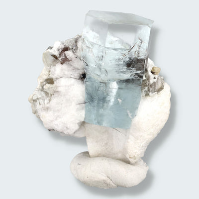 Aquamarin Stufe an Matrix und Quarz aus Pakistan (17g)