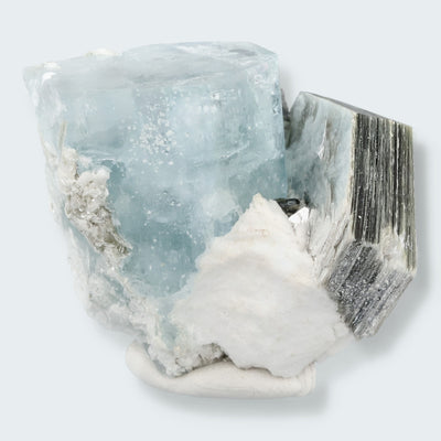 Aquamarin Stufe an Muskovit und Feldspat aus Pakistan (48g)